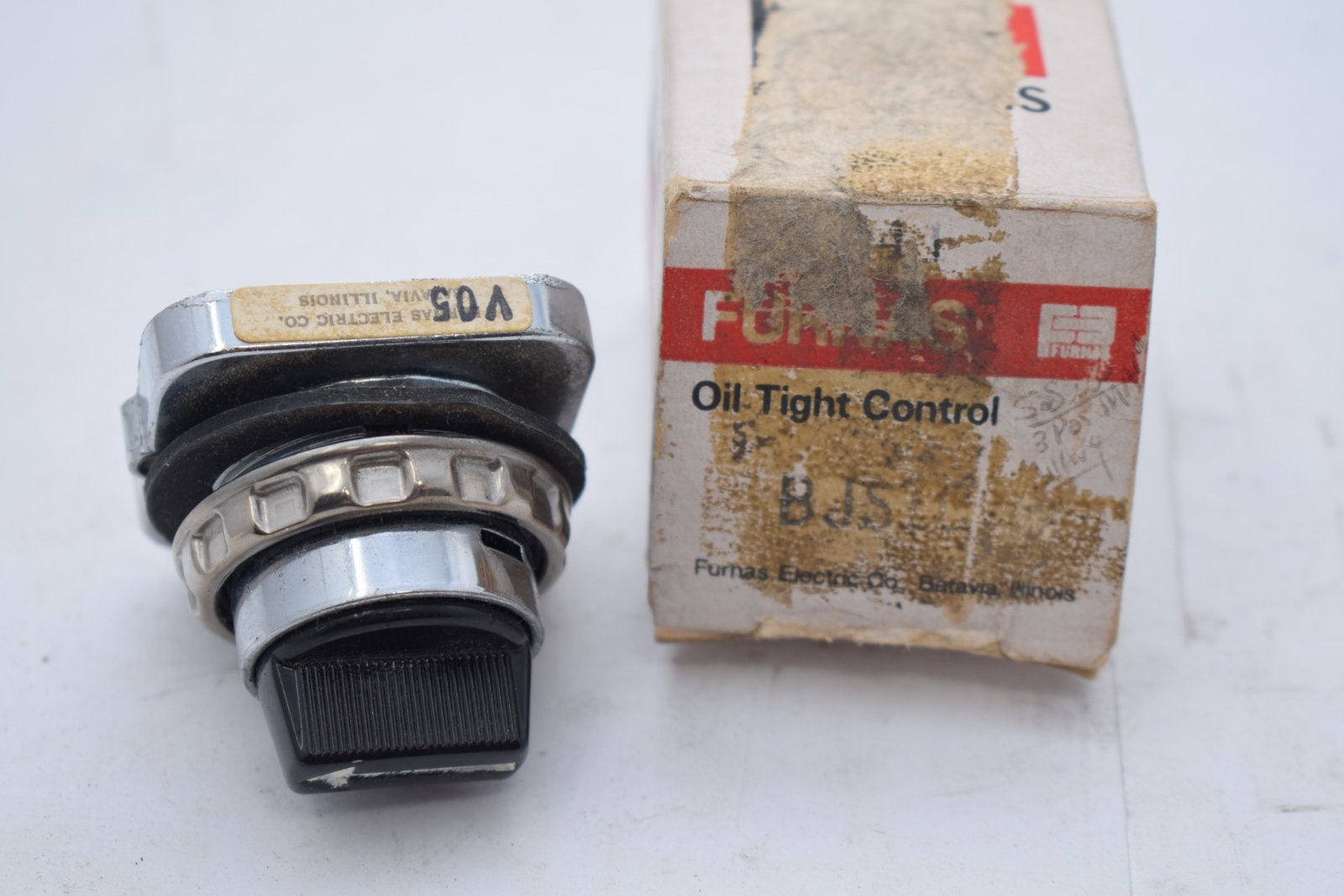 NEW Furnas V05 Black Selector Switch Oil Tight
