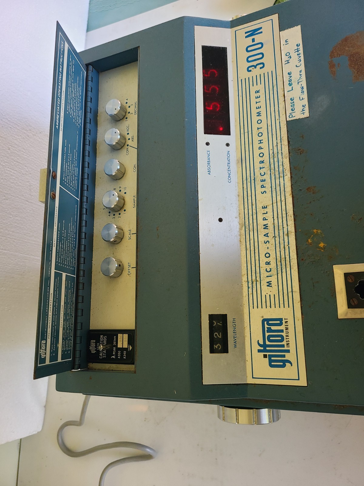 Gilford Micro-Sample Spectrophotometer 300-N, Powers Up, Untested