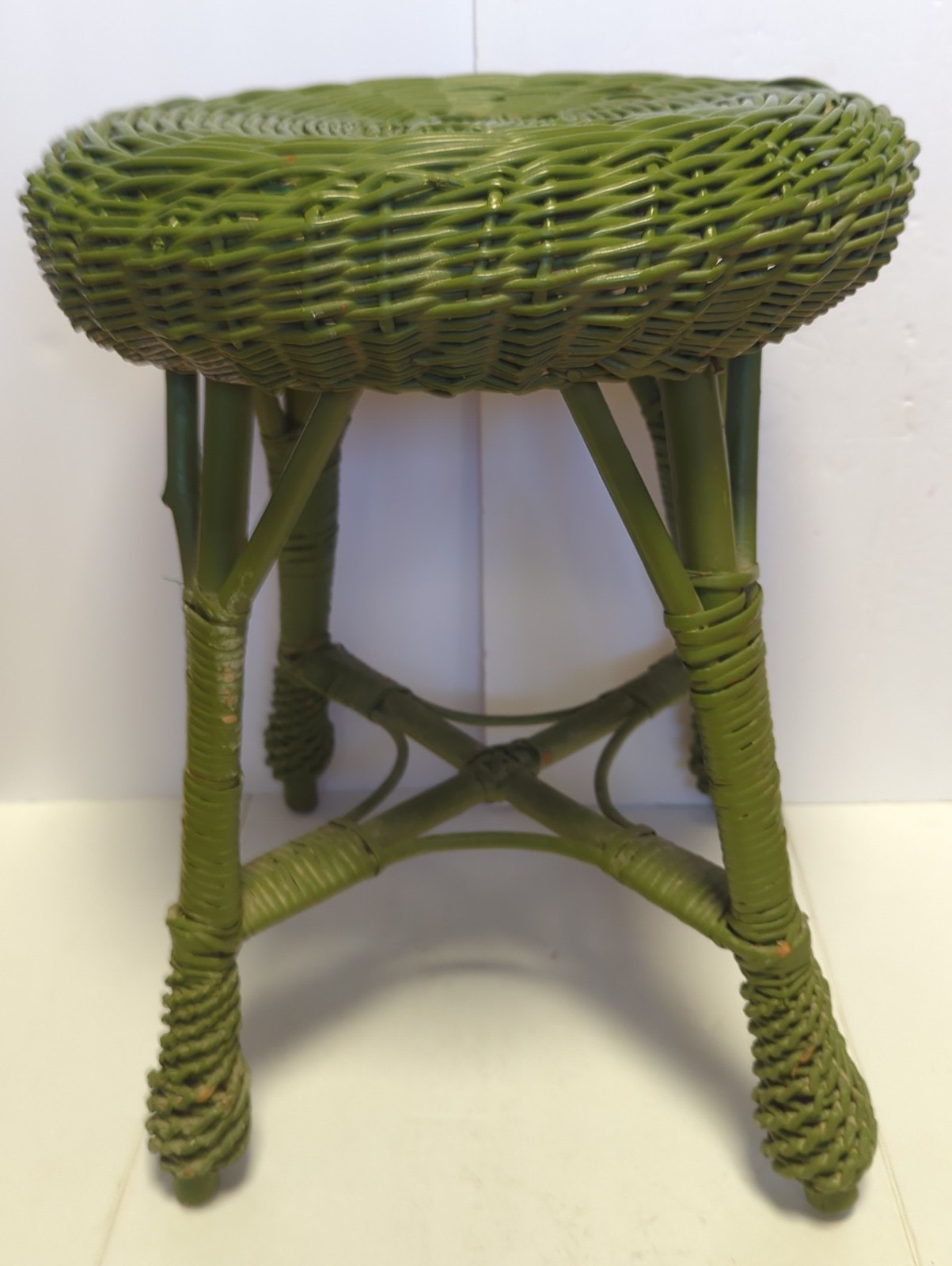 Vintage Round Wicker Stool - Green