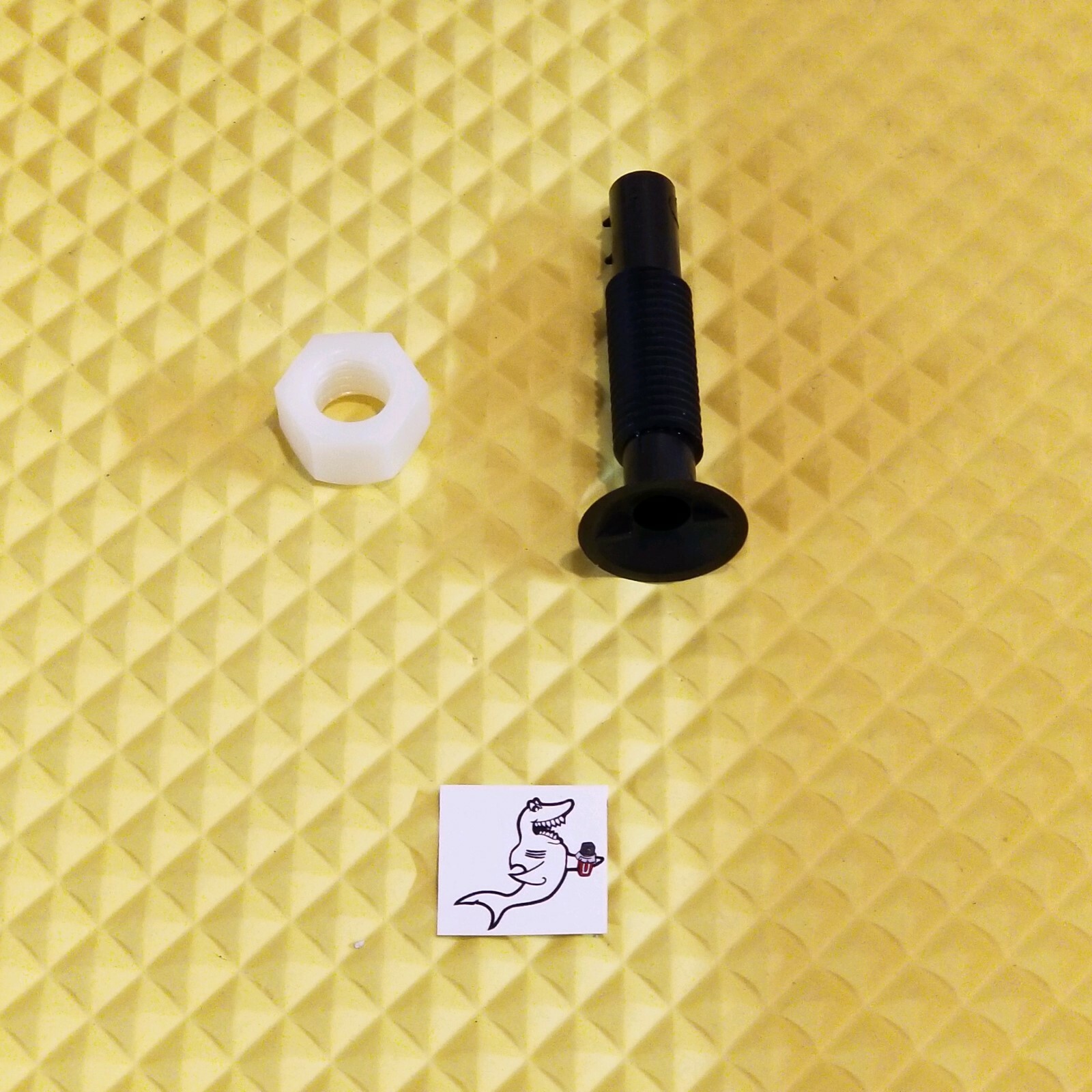 DIXIE NARCO 276E,368, 501T, 501E & 600E SODA VENDING MACHINE DRAIN FUNNEL & NUT