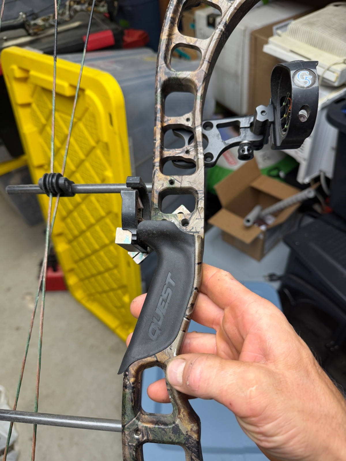 Quest Amp bow LEFT handed complete hunting setup24.5” - 30.5” 55-70lb limbs
