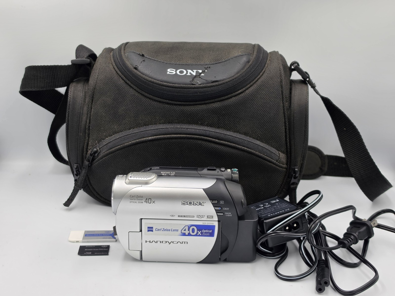 Sony Handycam DCR-DVD108 DVD Video Camera Camcorder Mini DVD Tested Working