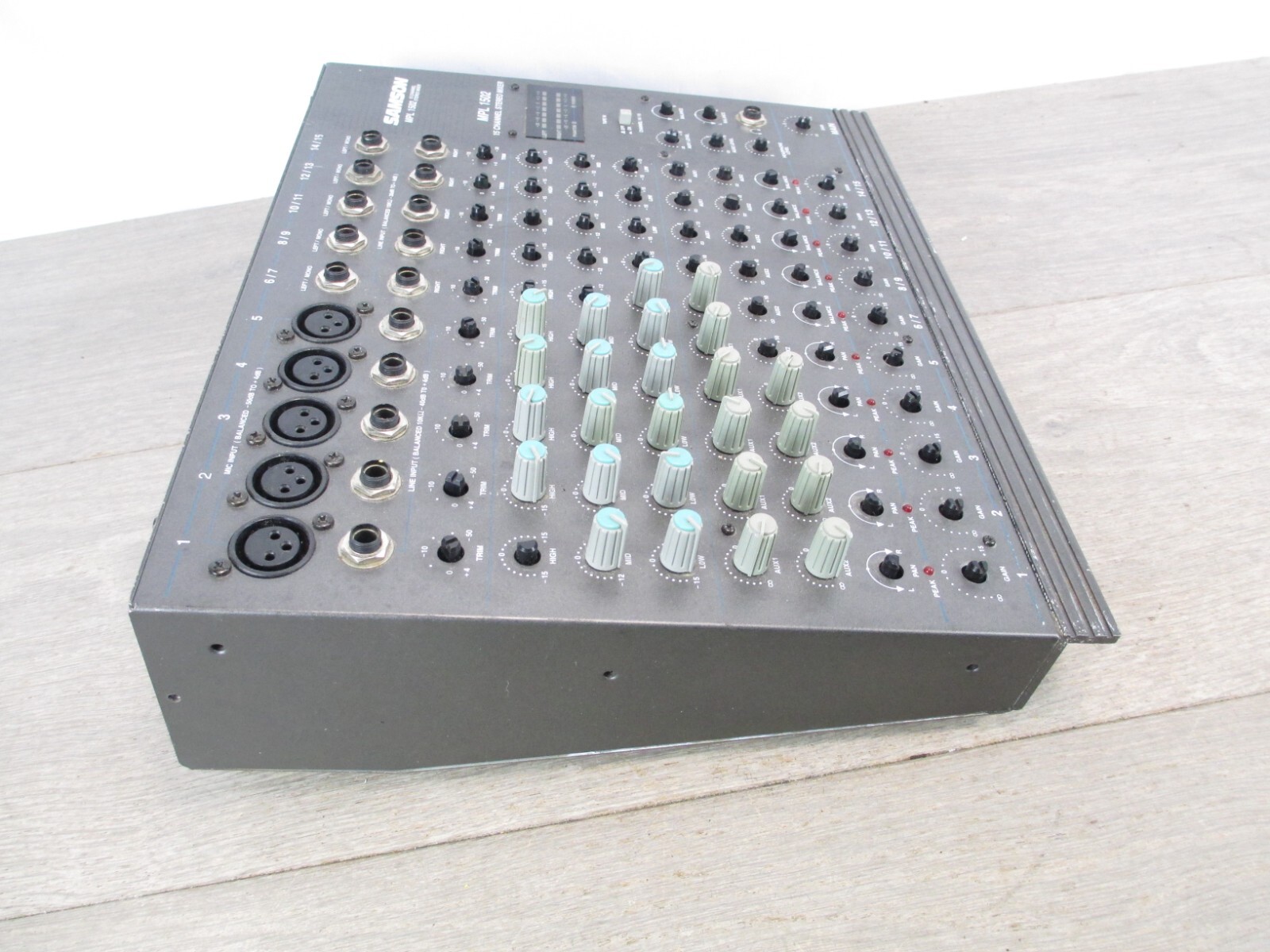Samson Technologies MPL1502 15 Channel Stereo Mixer **READ**