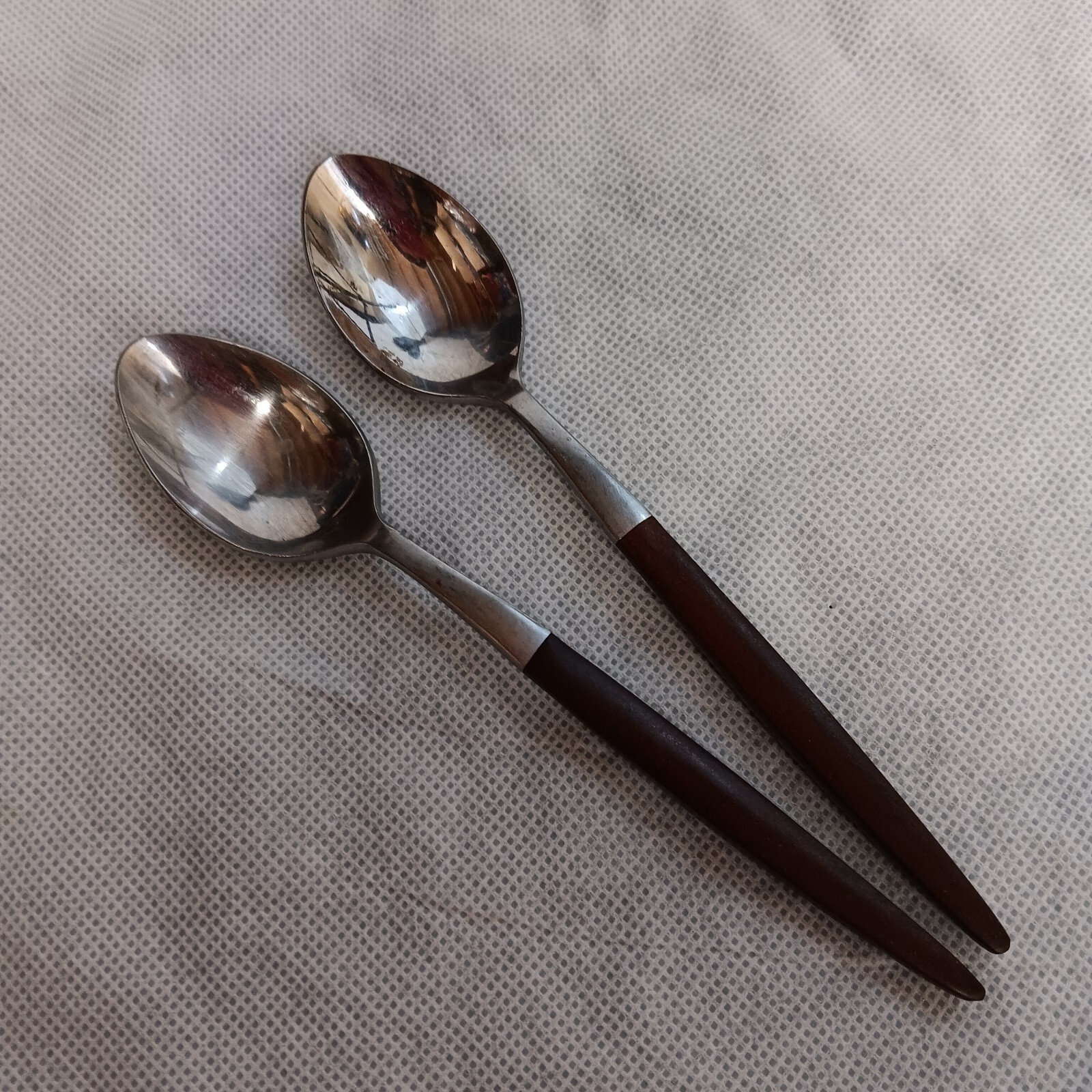 Pyramid Teaspoons 2 Stainless Steel Synthetic Wood Tone Handle 6 5/8"