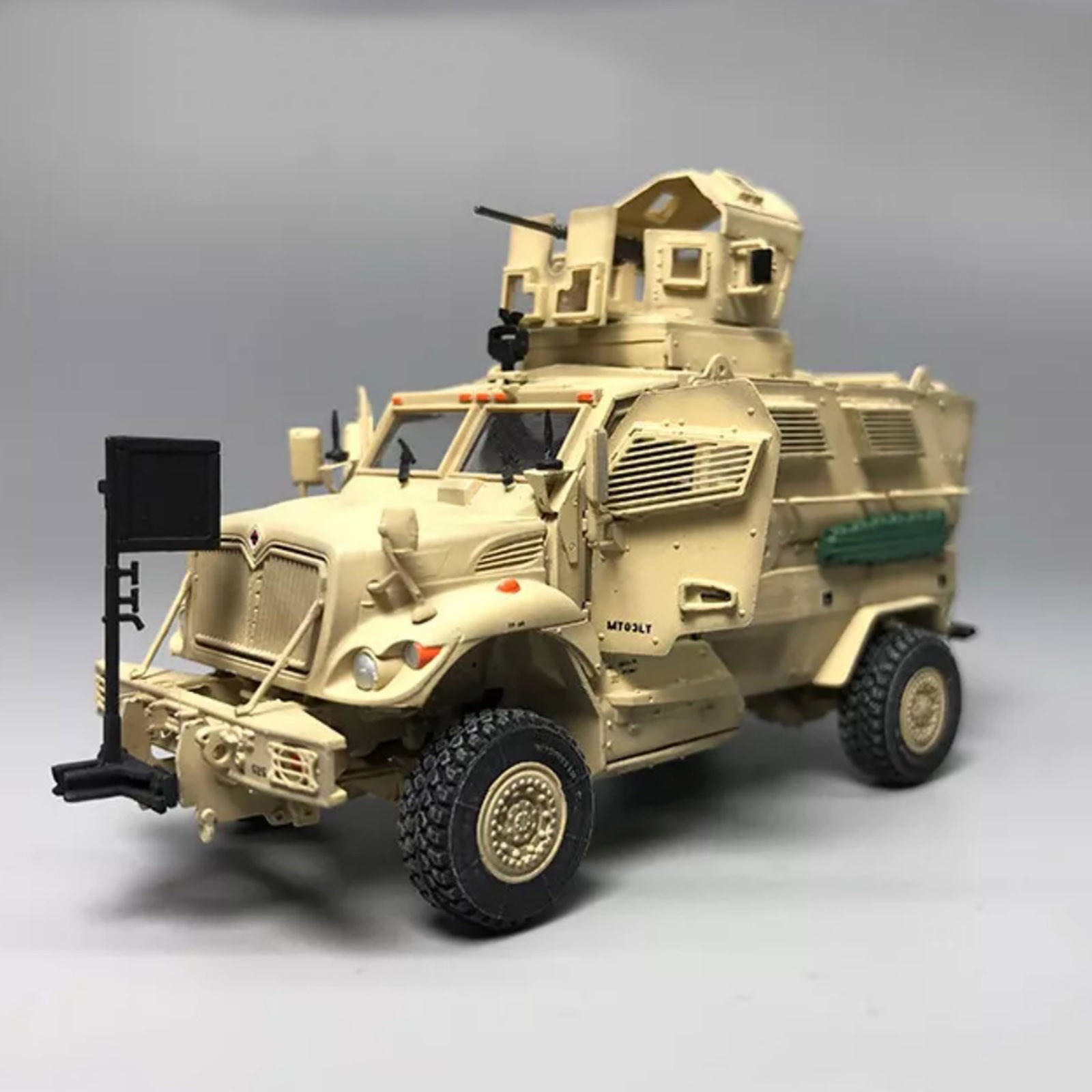 4.3in M1224 US MaxxPro Mine Resistant Anti Ambush Vehicle Finished Model Toy Set