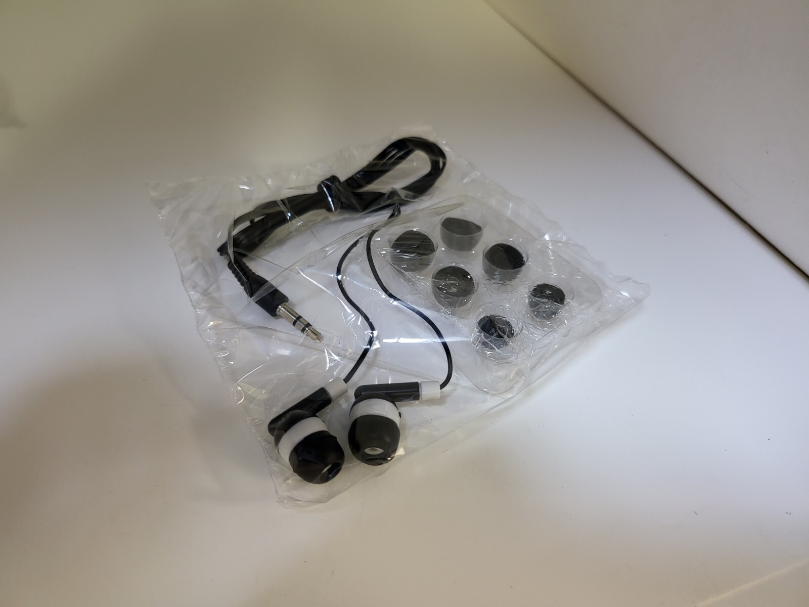 NEW Black In Ear Earphones Earbuds 3.5mm 4 Sizes for Neo Geo Pocket Color 39H
