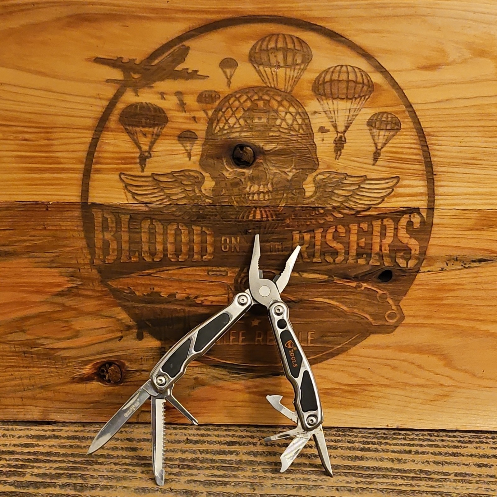 GW Tools Folding Multi-Tool Pliers w/ Knife, Saw & Scissors Black/Silver