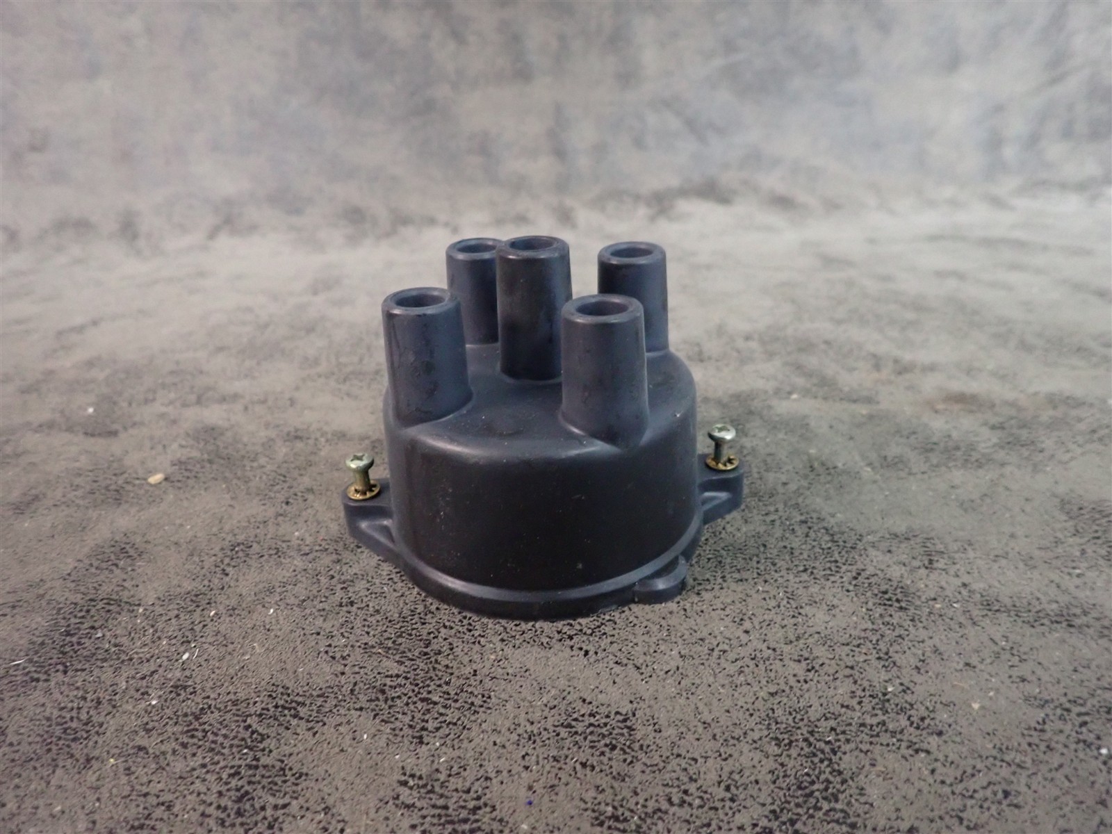 NEW WVE 5D1163 Distributor Cap (G216)