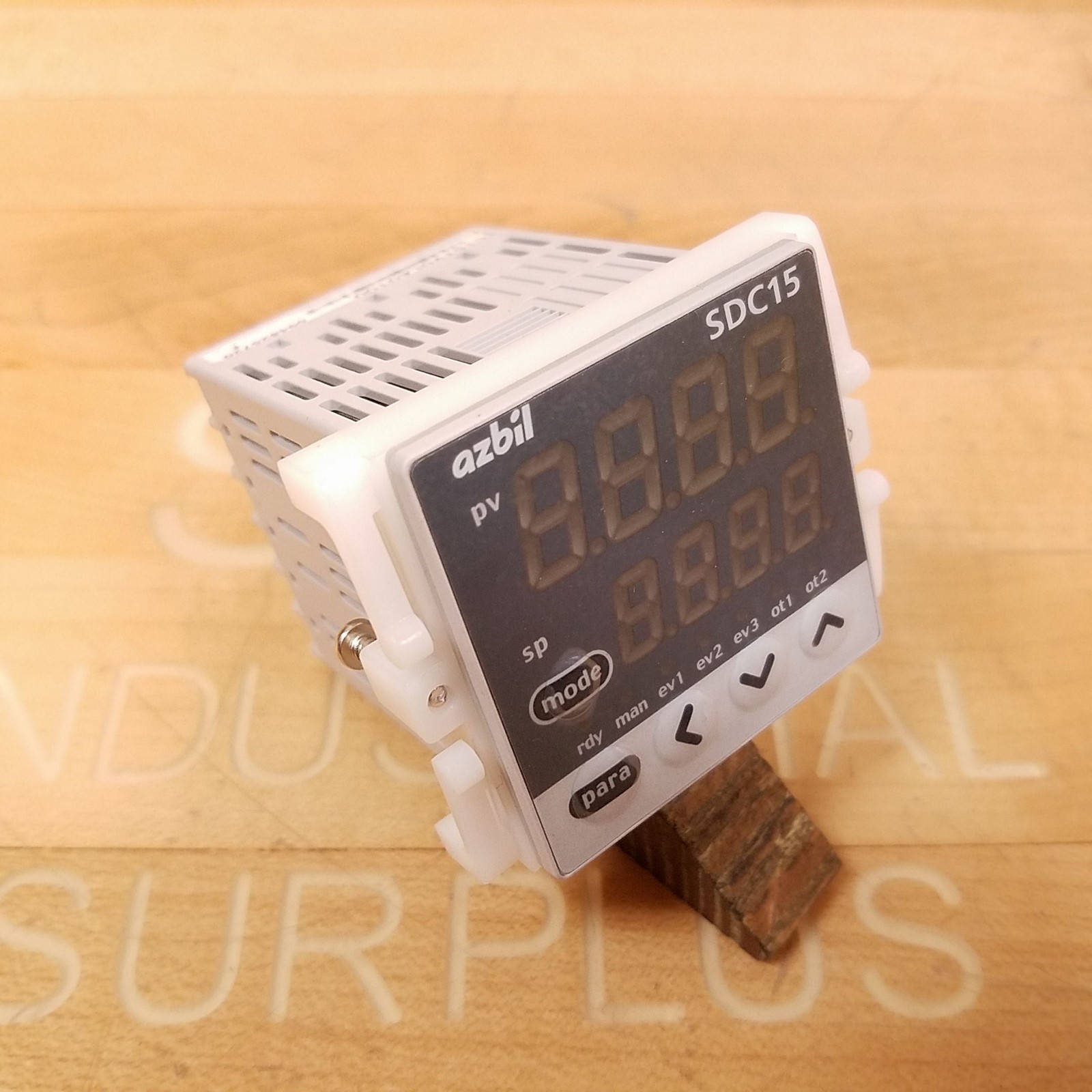 Azbil C15TV0LA0100 SDC15 Temperature Controller - USED