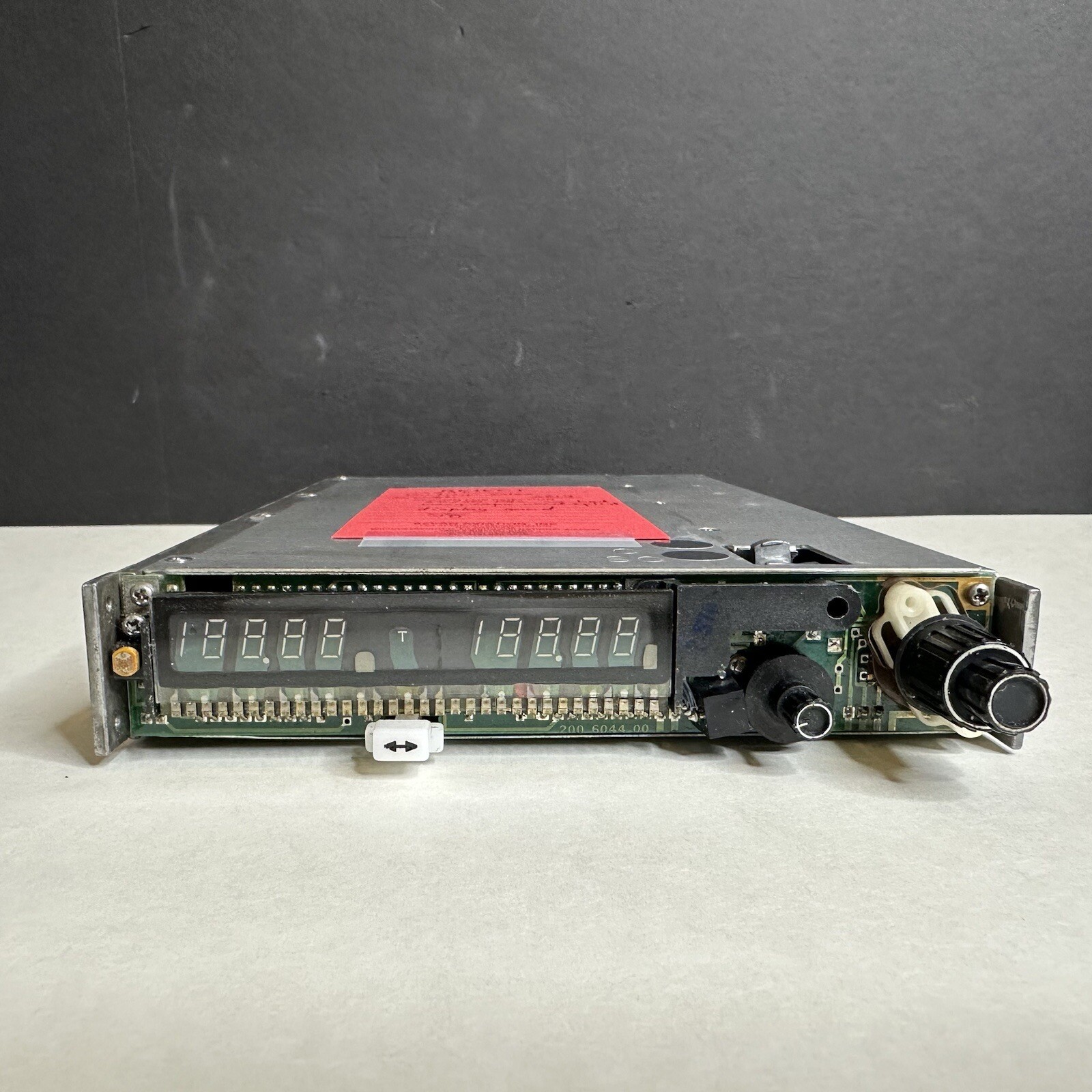 KING KY 196 VHF COM TRANSCEIVER P/N 064-1019-00 SOLD FOR PARTS (DISPLAY GOOD)
