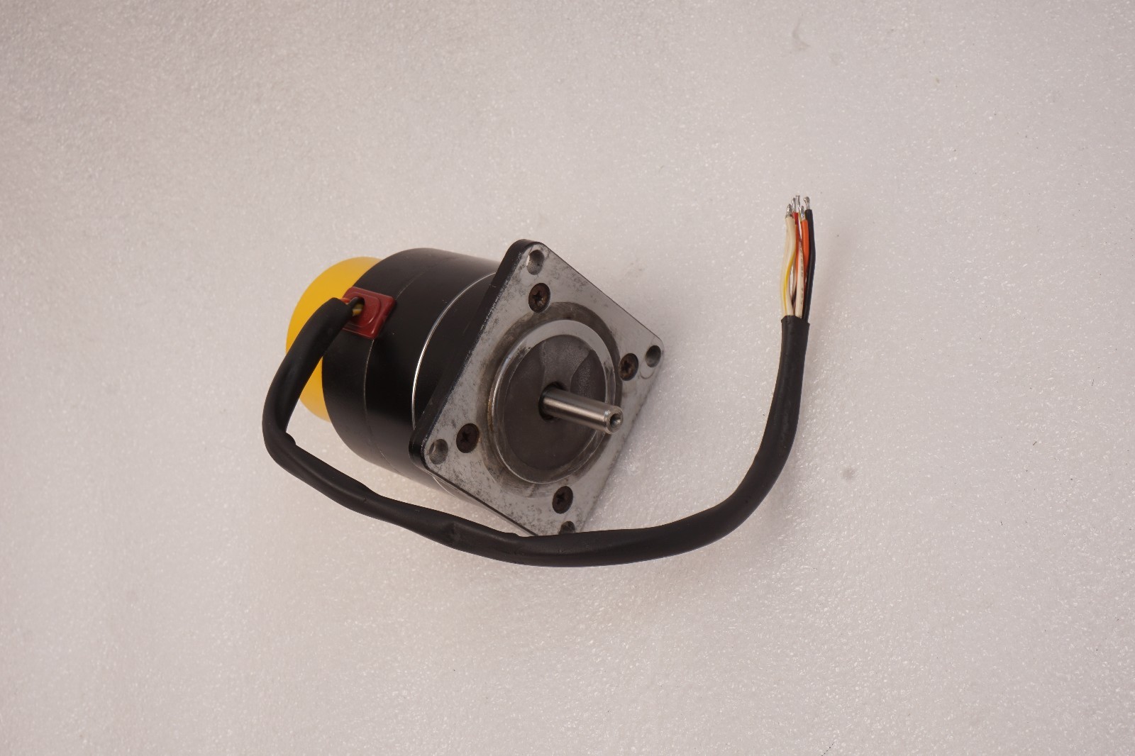 ISERT ELECTRONIC STEPPING MOTOR A2406-9212-A2,VEXTA D6CL-6.3 TESTED WORKING FREE