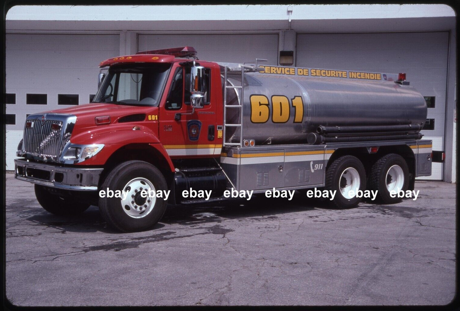 Saint Hyacinthe Quebec 2004 International Almac tanker Fire Apparatus Slide