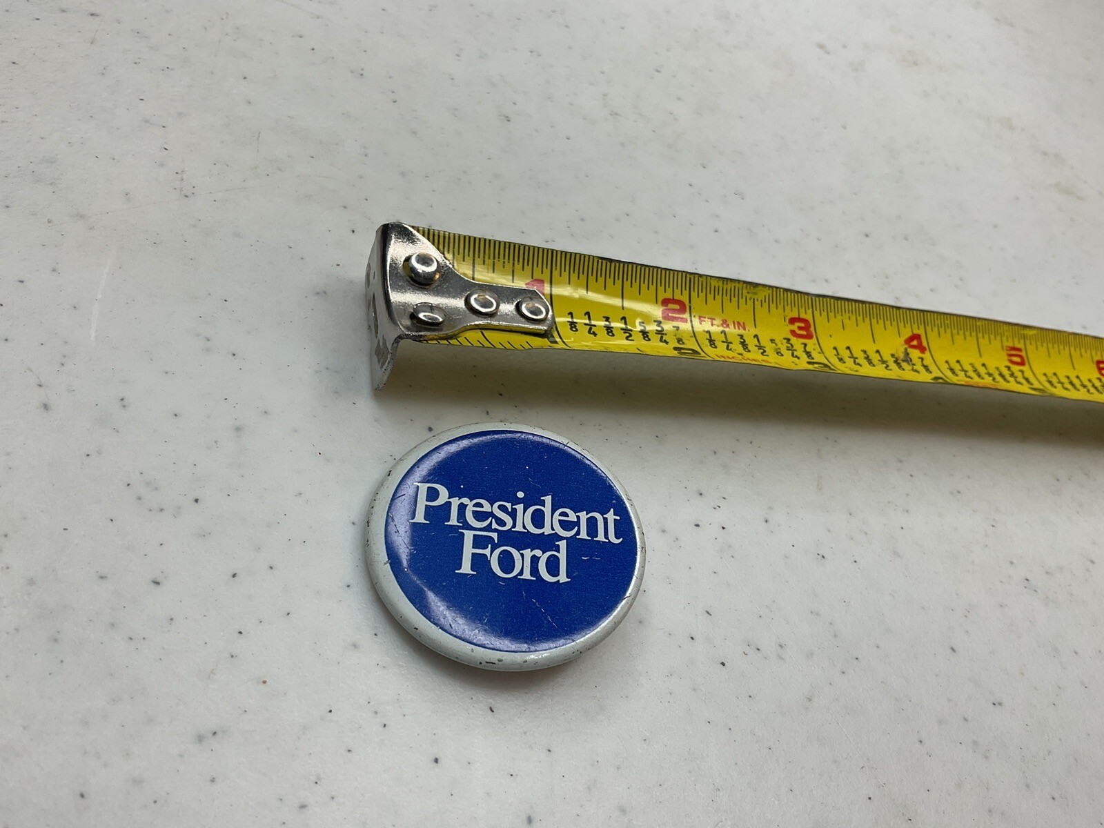 President Ford Pin Back Election 1976 Republican Campaign Button-official 1 1/2"