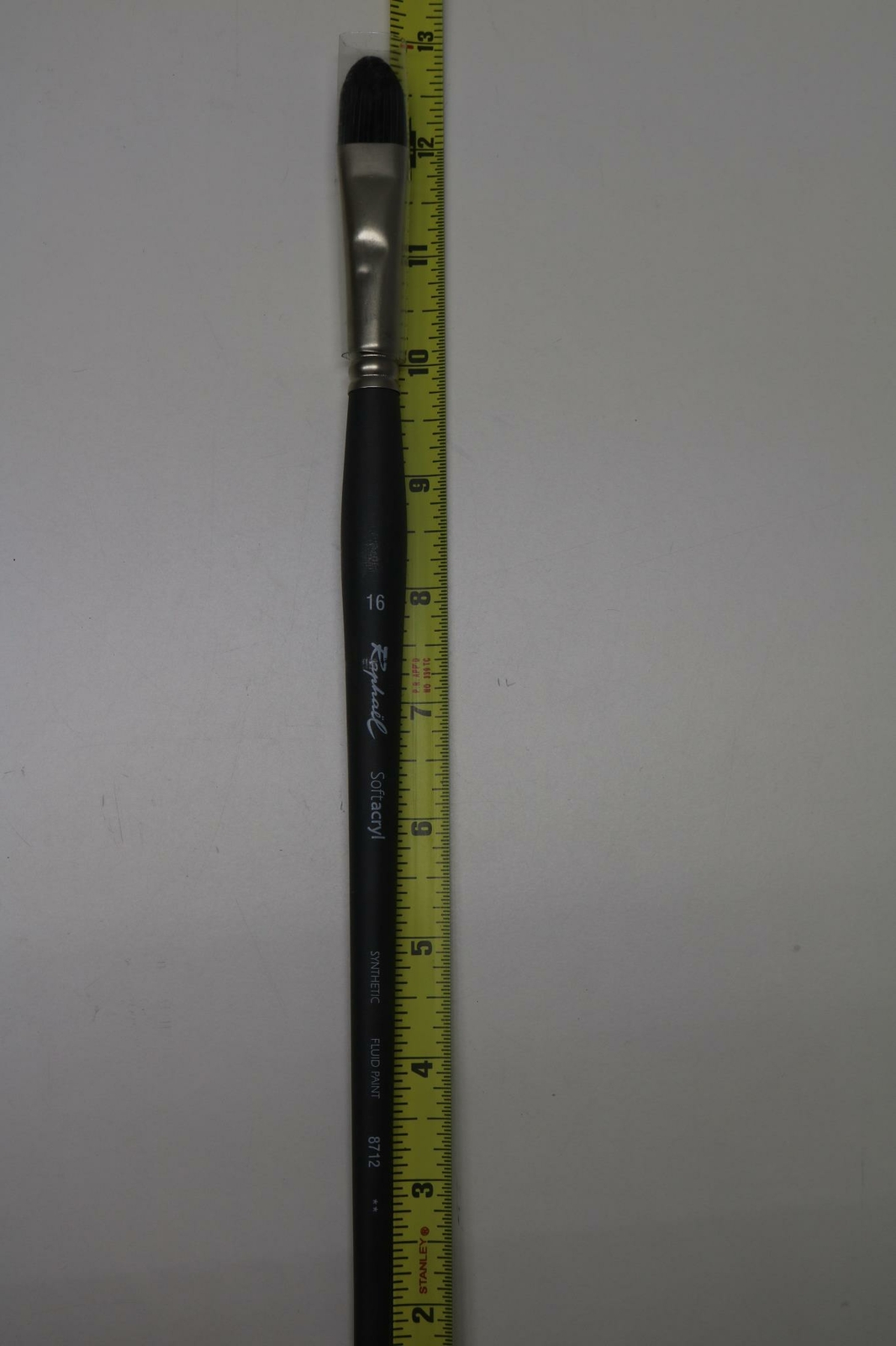 Raphael 8712 Softacryl Synthetic Fluid Paint Brush Size 16 Filbert