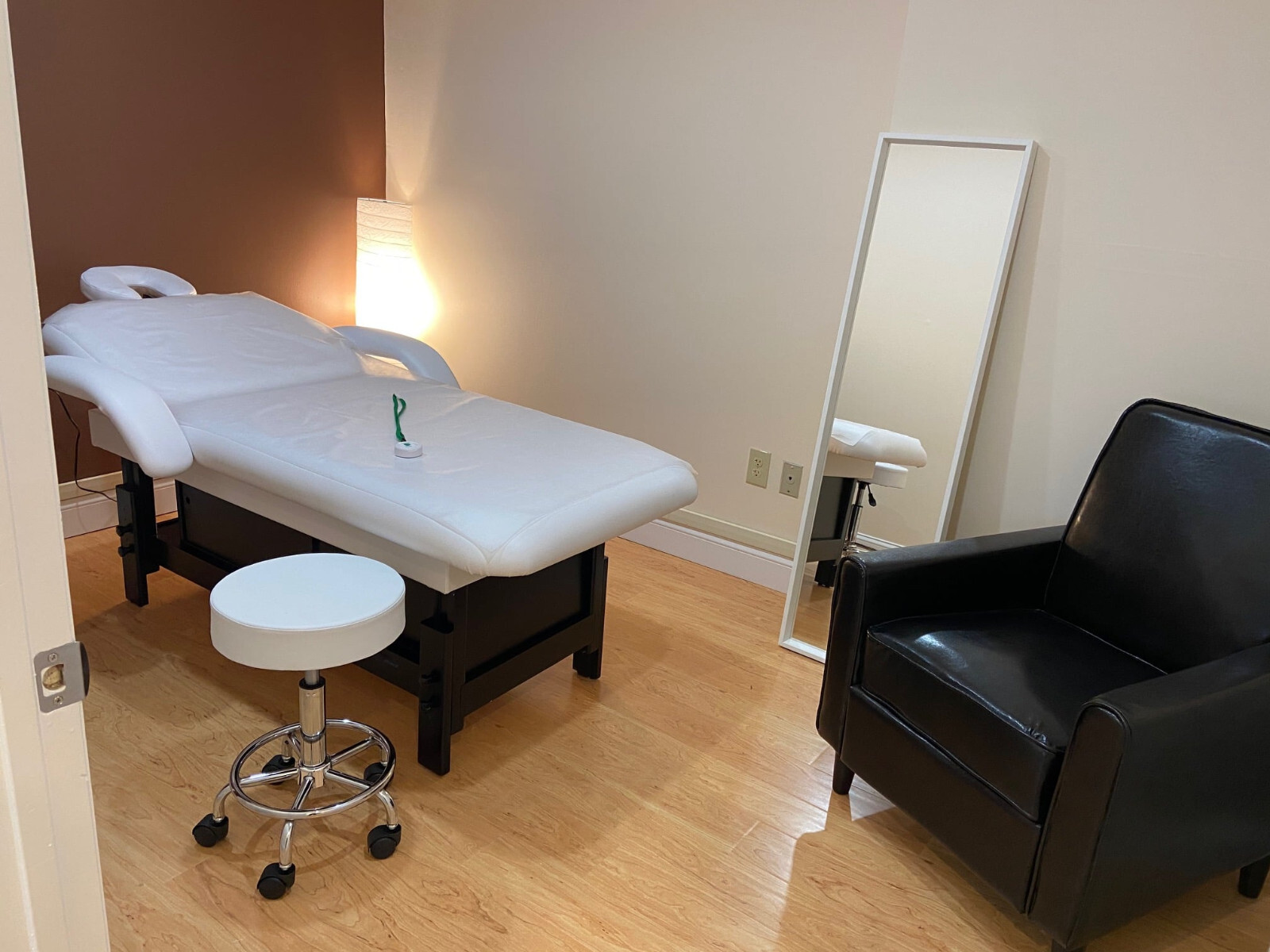 Multipurpose Massage Bed - Extra Large Surface & Heavy Duty Wood Support