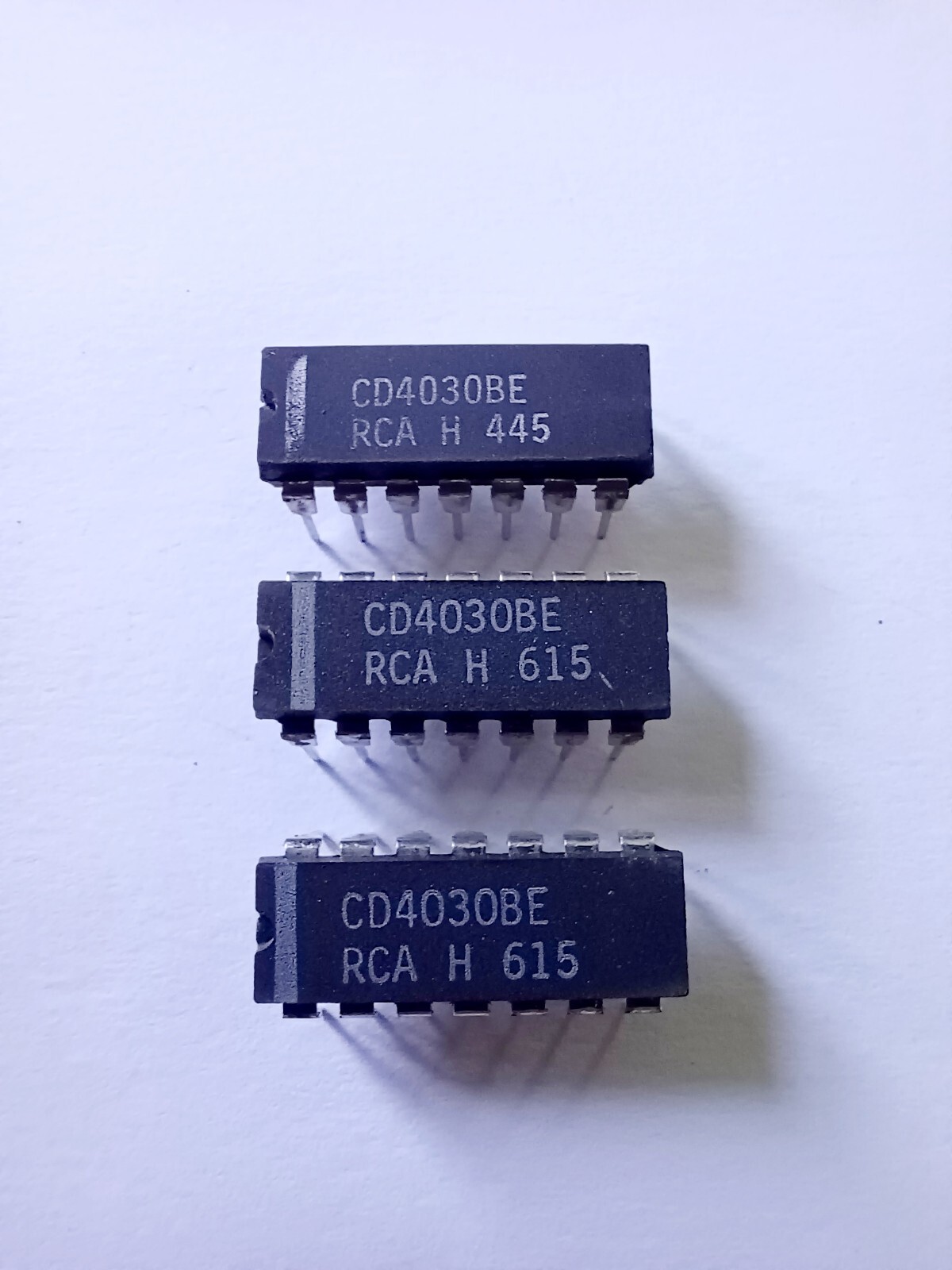 Lot of 3*  RCA CD4030BE  IC CHIPS CMOS QUAD Exclusive-OR GATE  Brand New!