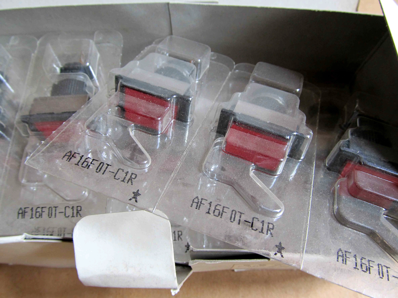 1pcs New AF16F0T-C1R FUJI minico prompt button