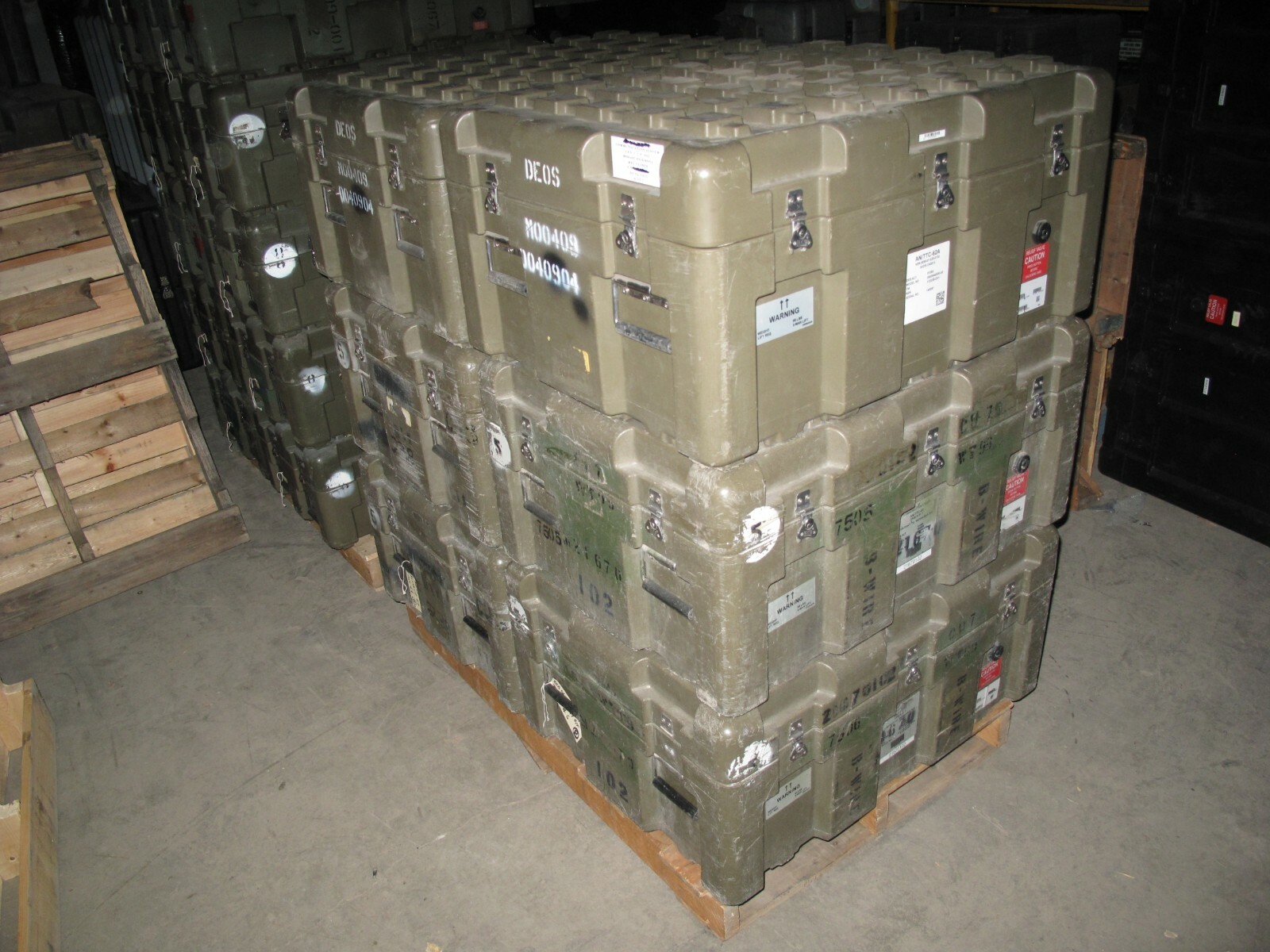 ECS Loadmaster Roto Molded Plastic Hard Case 34x25x17 Hard Equipment