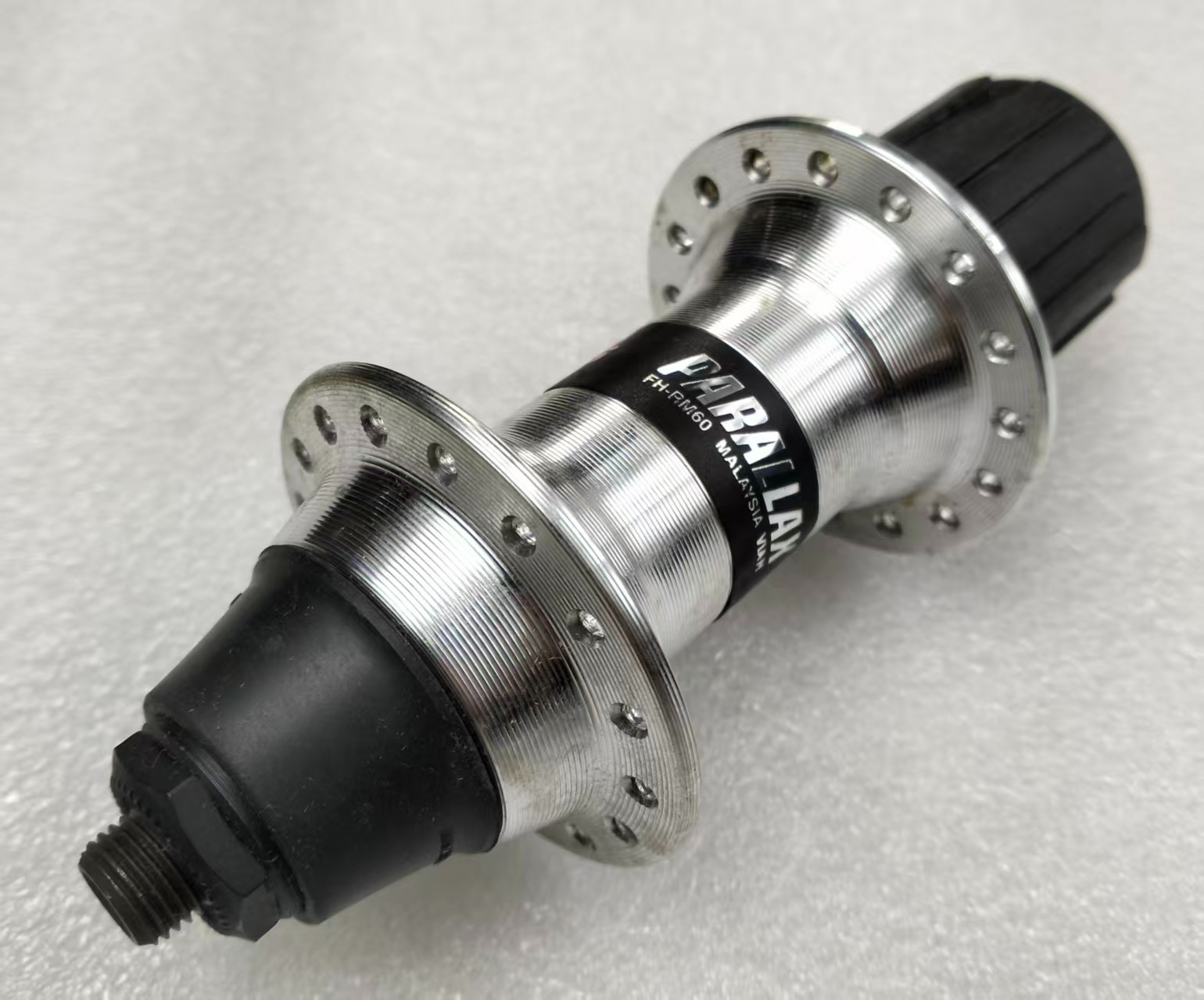 SHIMANO FH-RM60 RIM BRAKE REAR HUB TOURING GRAVEL 32 HOLE 135MM QR 8-9-10 SPEED