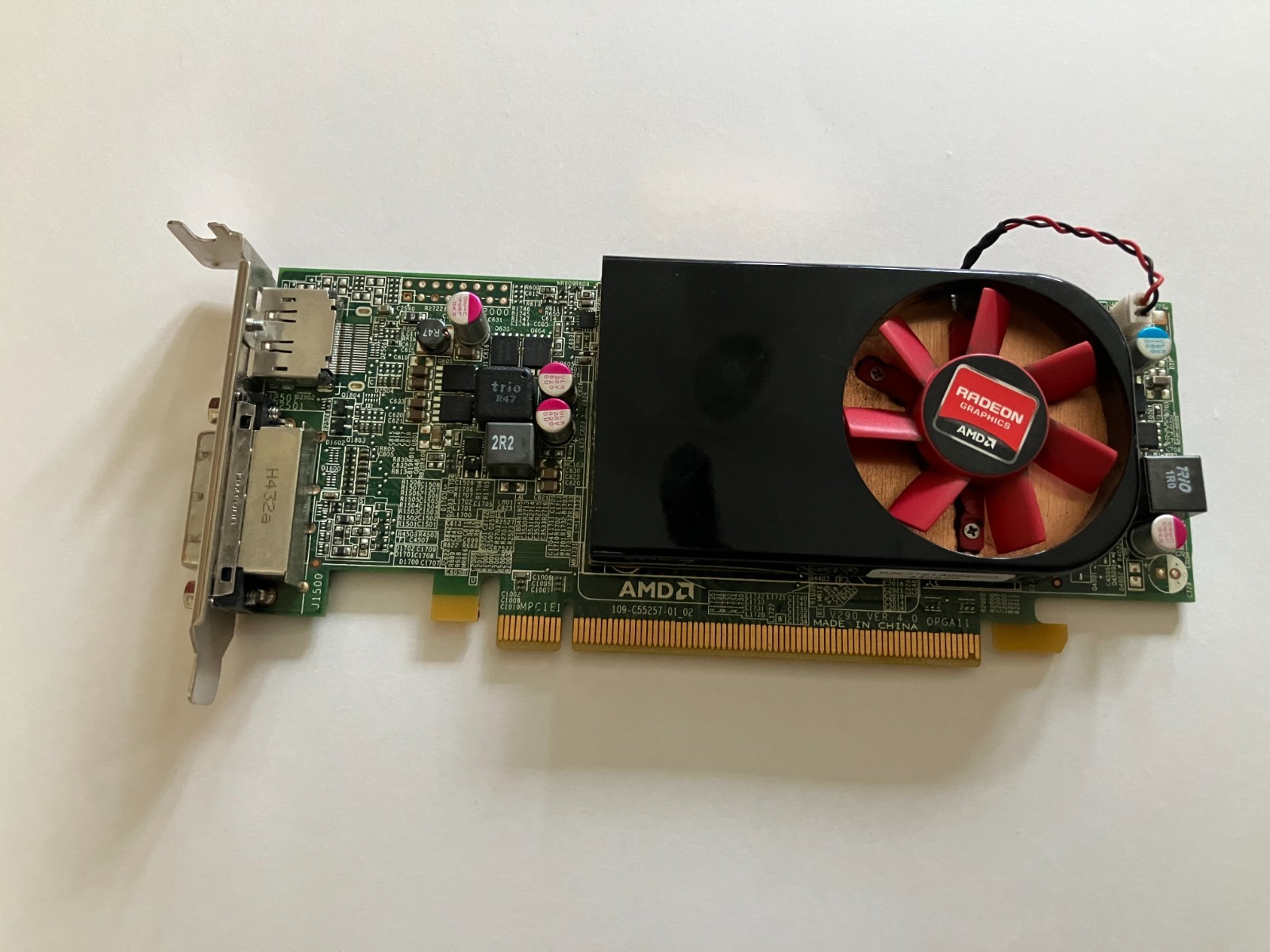 DELL Radeon R7 250 2 GB Low Profile Video Card FDT1K 0FDT1K