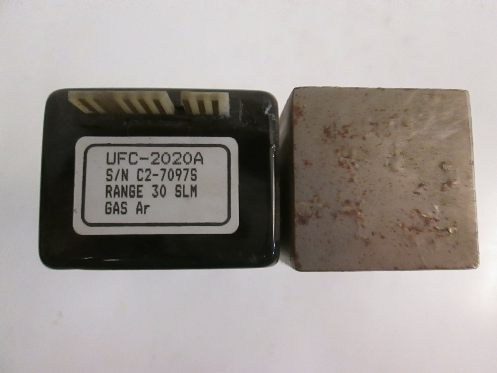 Unit UFC-2020A Mass Flow Controller, Ar, 30 SLM, 1/2" MVCR, Used