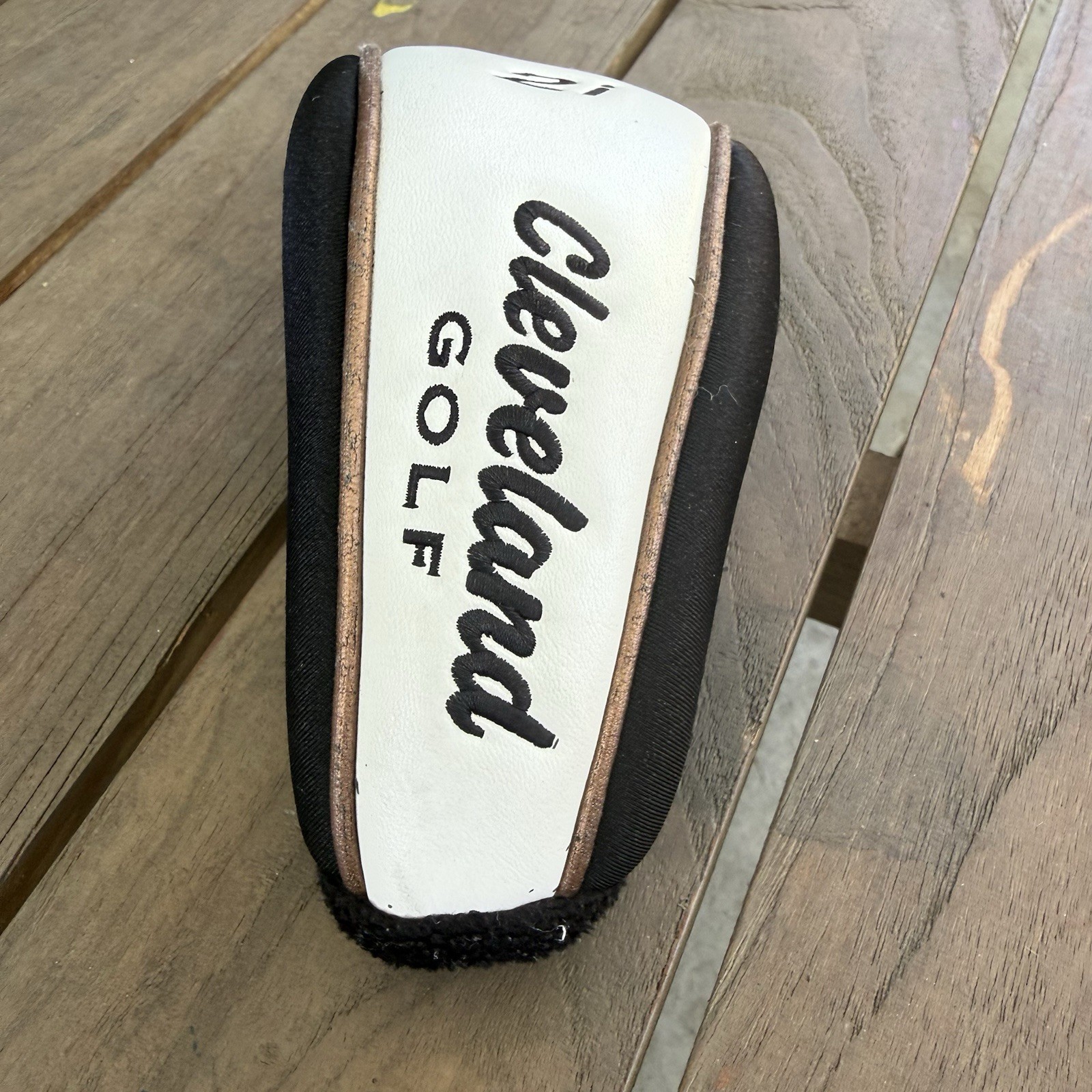 Cleveland Bloom 2 Iron/Hybrid Head Cover Good Condition Headcover Cheap