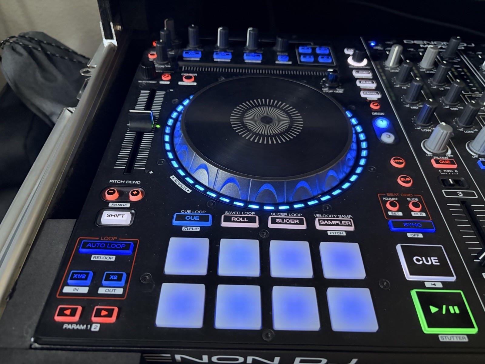 Denon DJ MC7000 4-Channel Serato DJ Controller w/ Odyssey Flight Case