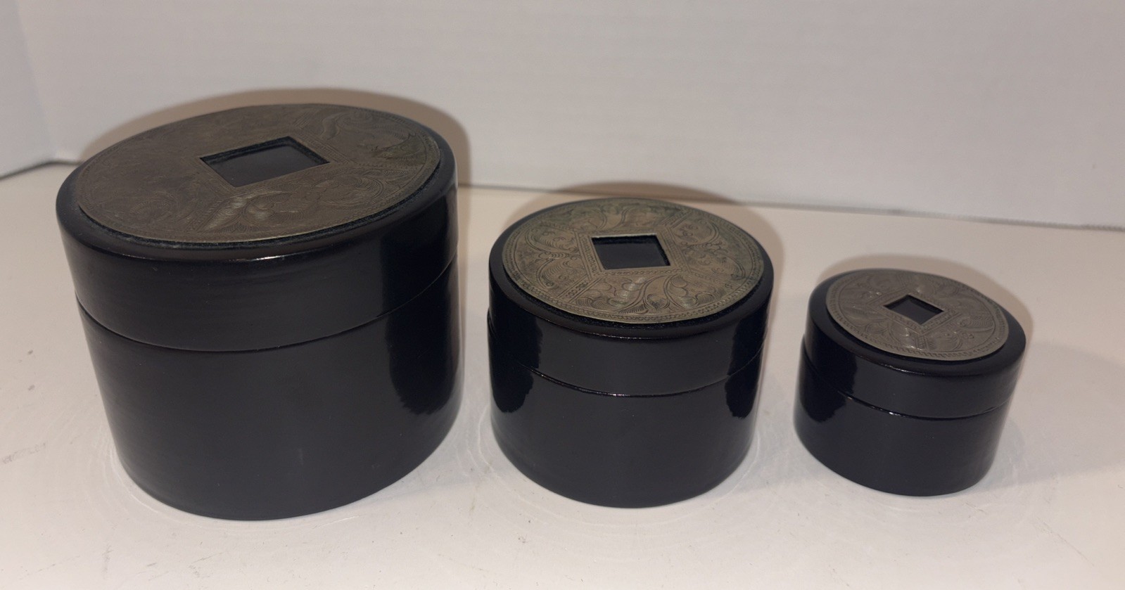 3 Lacquered Nesting Round Trinket Jewelry Boxes Bird/Floral Engravings