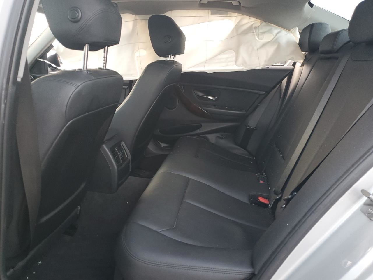 320I 2013 Glove Box 4969493