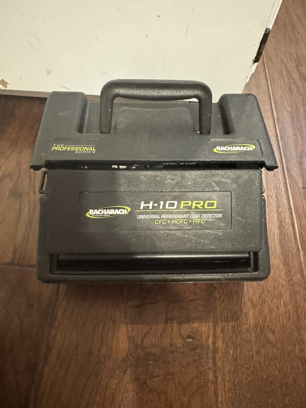 Bacharach H-10 PRO Refrigerant Leak Detector CFC HCFC HFC