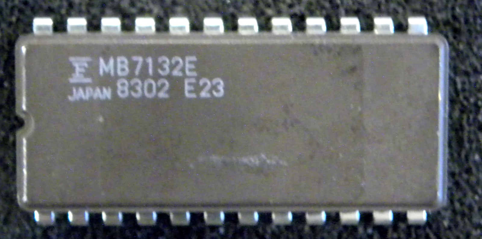 Fujitsu MB7132E 8Kbit Memory 1Kx8 PROM IC Programmable Schottky ROM DIP-24