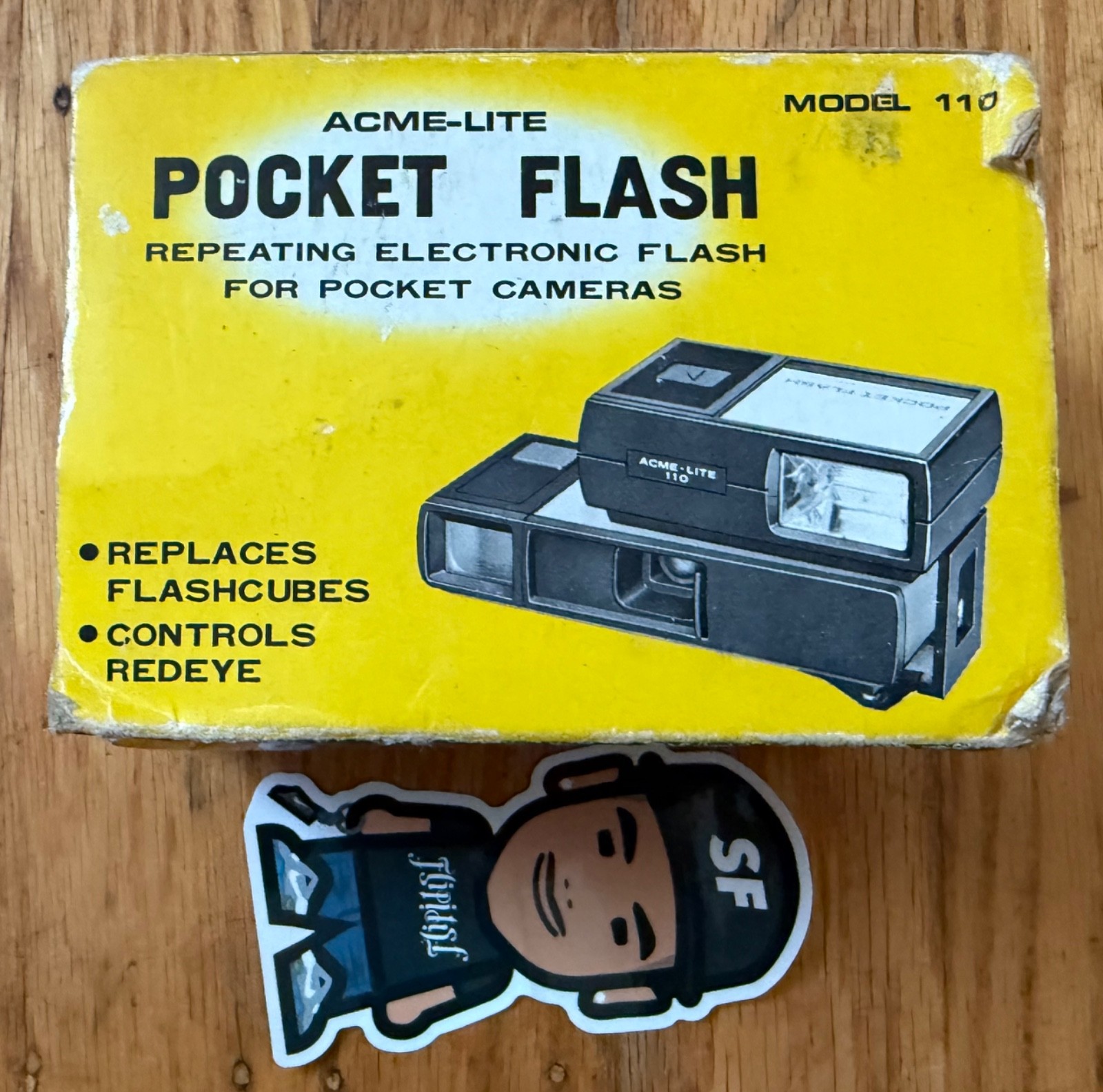 VTG ACME-LITE POCKET FLASH MODEL 110 ELECTRONIC CAMERA FLASHCUBES JAPAN UNTESTED