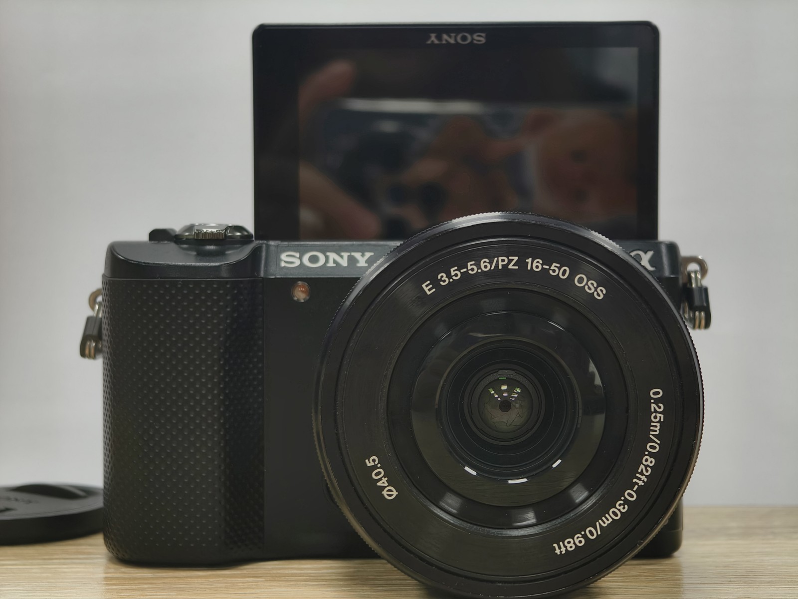 Used Sony A5000 Black Kit 20MP 16-50mm Lens Flip Screen WiFi 1080p Mirrorless
