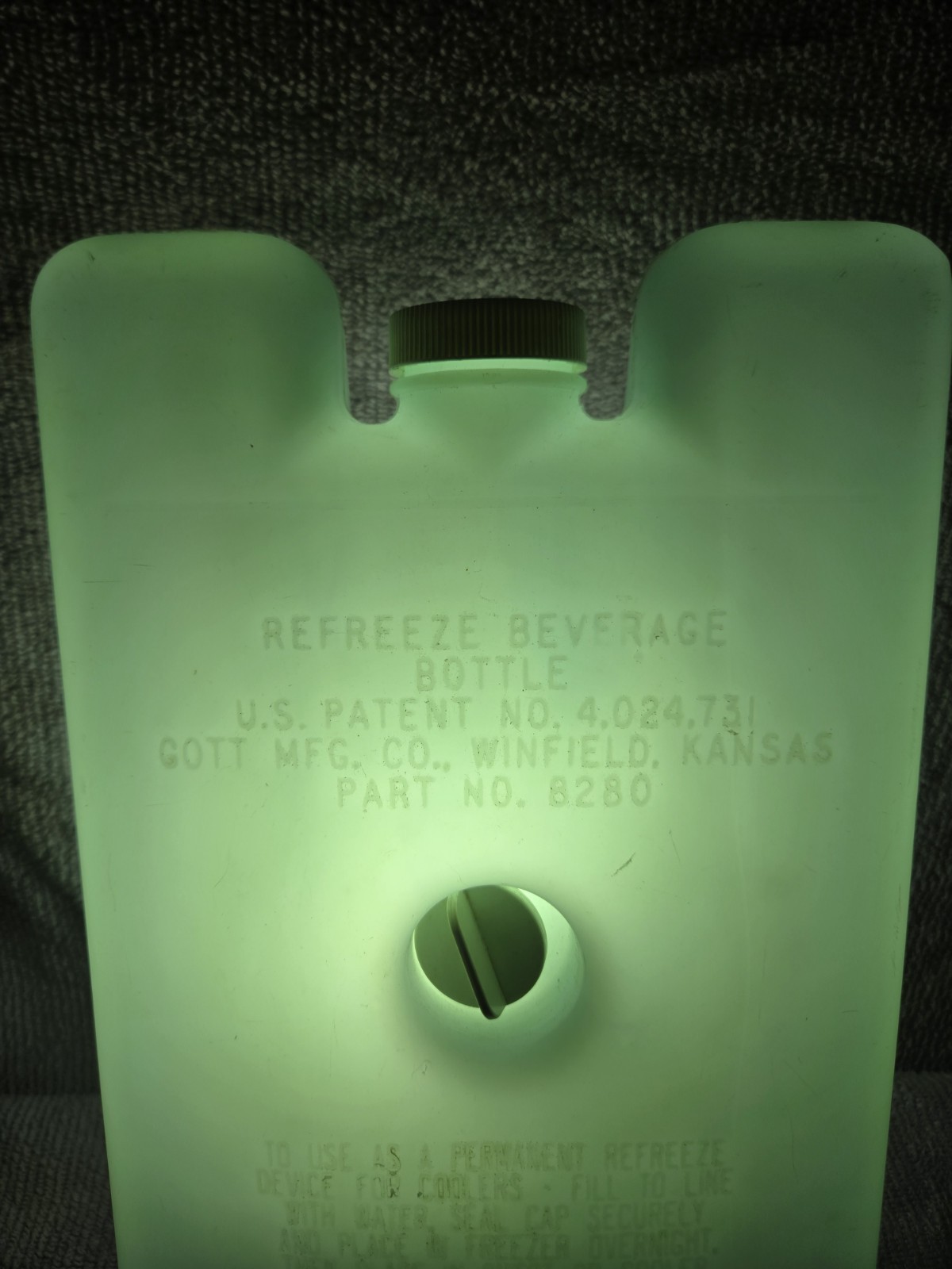 Vintage GOTT Refreeze Beverage Bottle Ice Chest Cooler Insert 8280