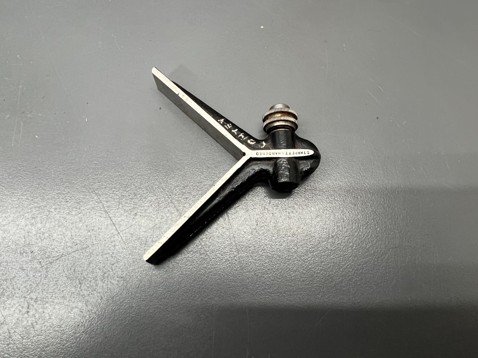 (J) L.S. STARRETT CENTER FINDER FOR 6" OR 9" COMBINATION SQUARE - MADE IN USA