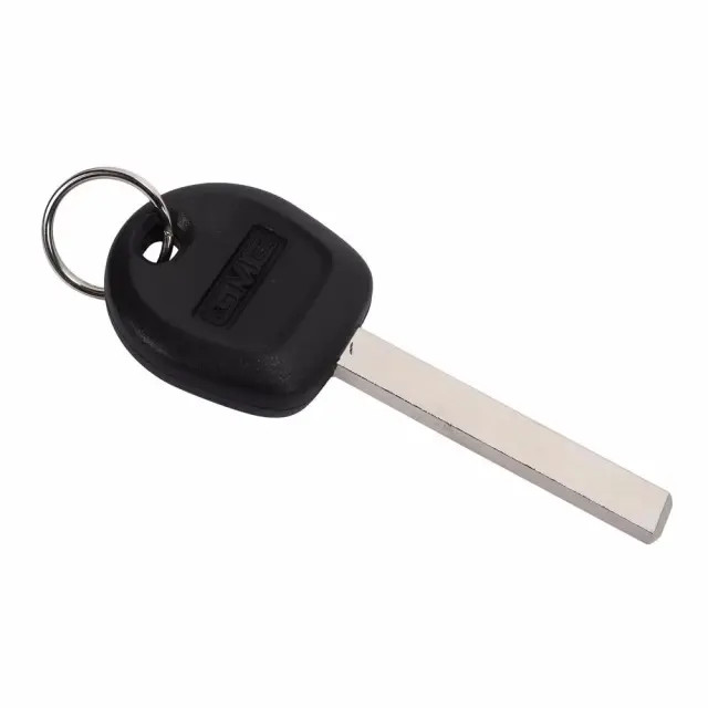 Genuine GM Door Lock and Ignition Key 13520332