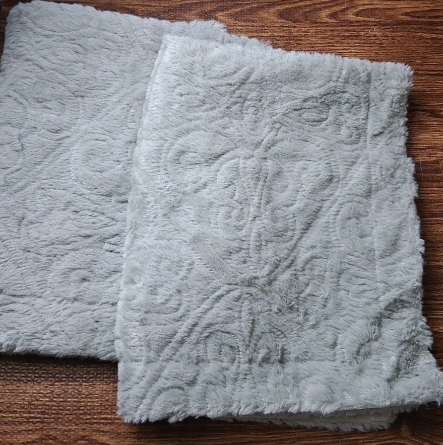 Madison Park Faux Fur GRAY Standard Pillow Case Sham 26X19” Lot of 2