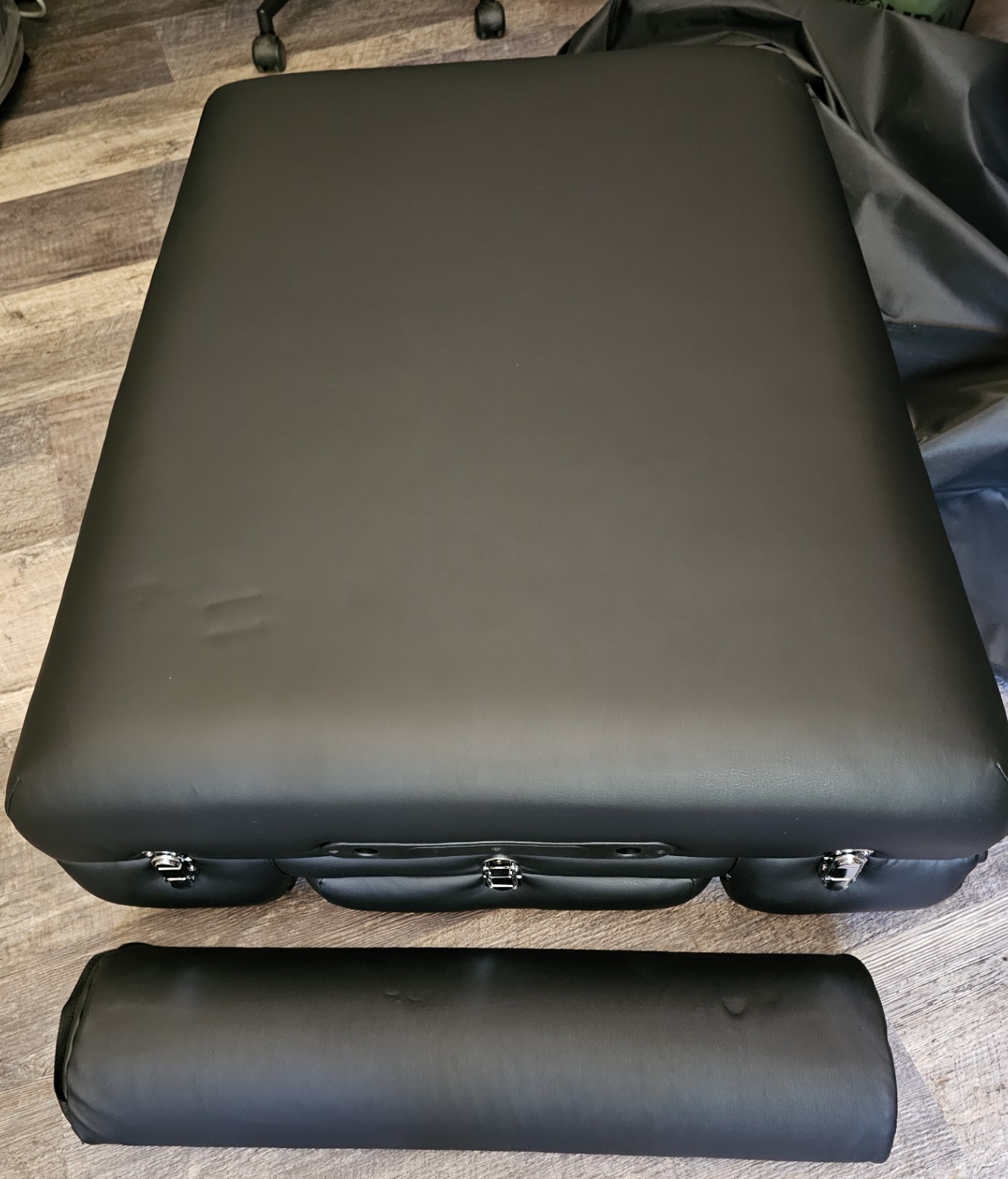 Soozier Extra Wide Massage Table with Carrier