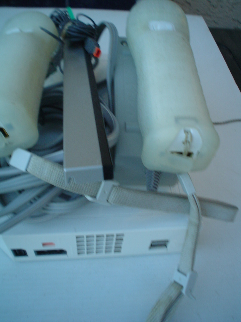 Nintendo Wii RVL-001 Home Console with Remote – White