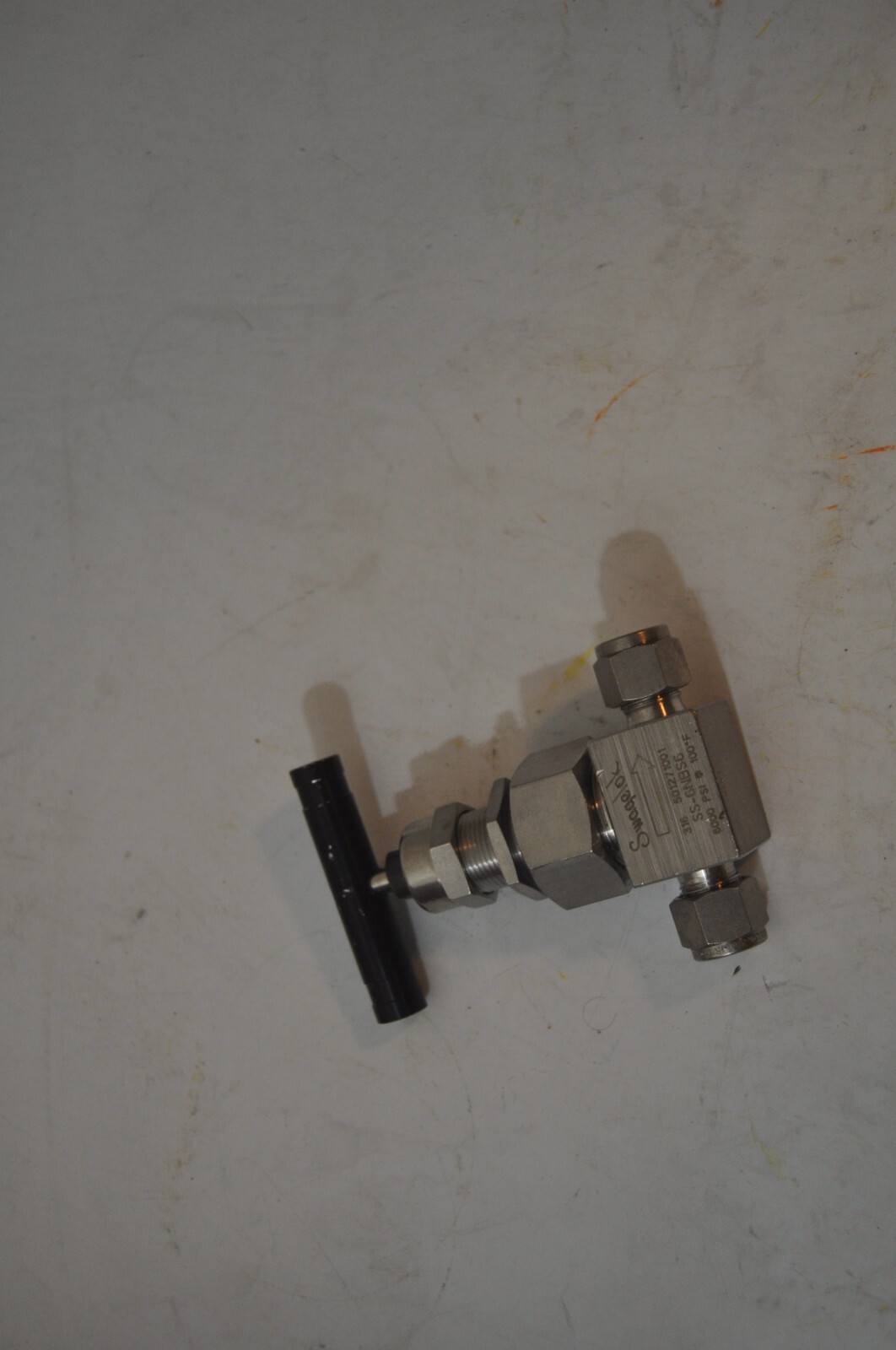 NEW SWAGELOK SS-6NBS6 NEEDLE VALVE SS6NBS6