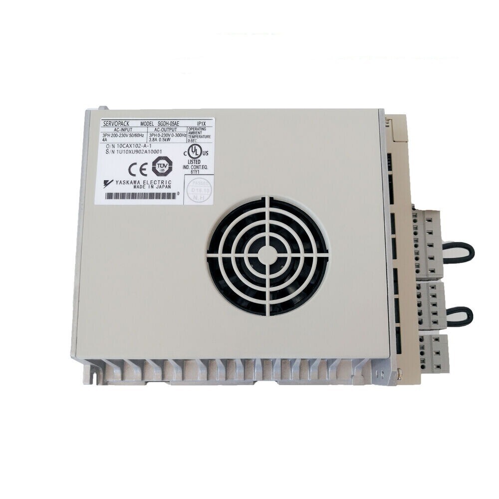 New YASKAWA SGDH-05AE Servo Driver In Box