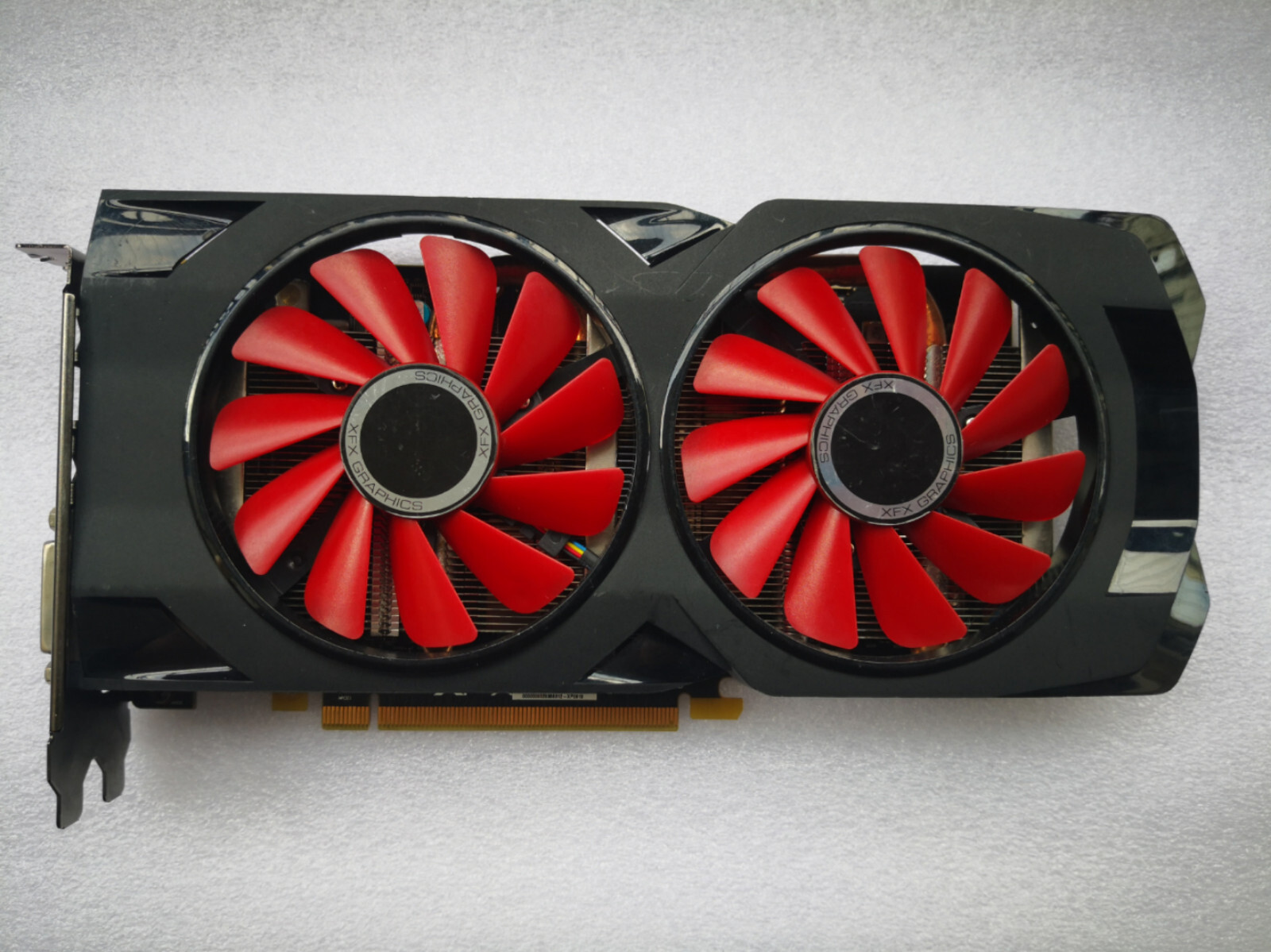 XFX  Radeon RX580 2048SP 4GB GDDR5 PCI-E Graphics Video Card DP DVI HDMI