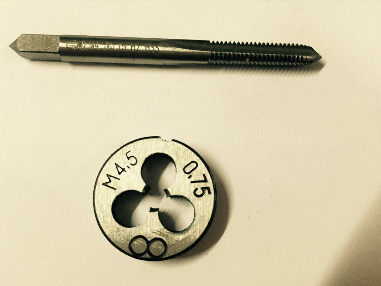 1pc HSS Machine M4.5 X 0.75mm Plug Tap and 1pc M4.5 X 0.75mm Die Threading Tool