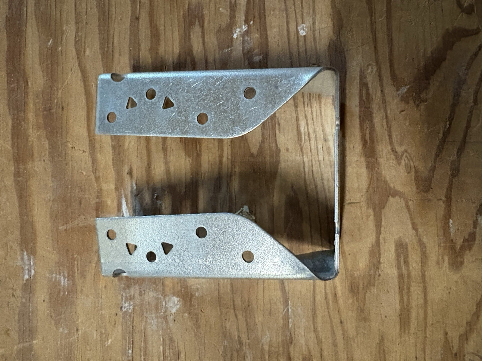 Simpson Strong-Tie HUC46 4x6 concealed flange heavy face-mount joist hanger