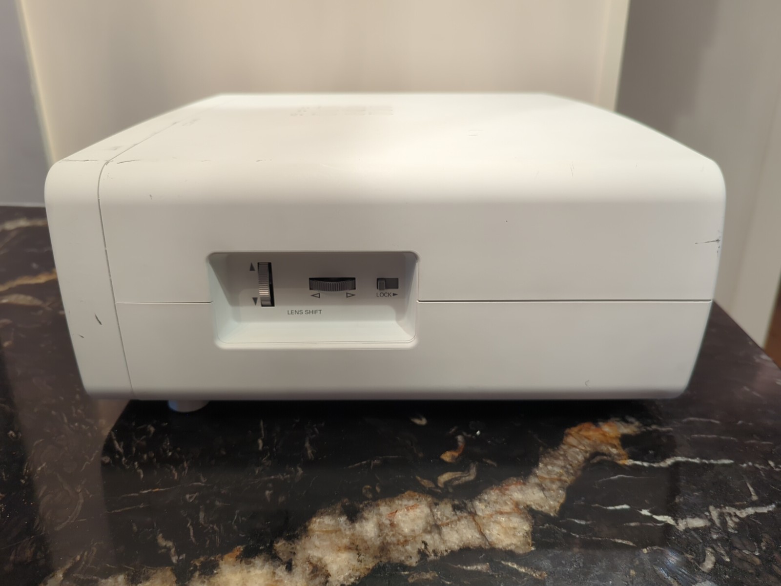 SANYO PLV-Z700 Projector (G9714862)