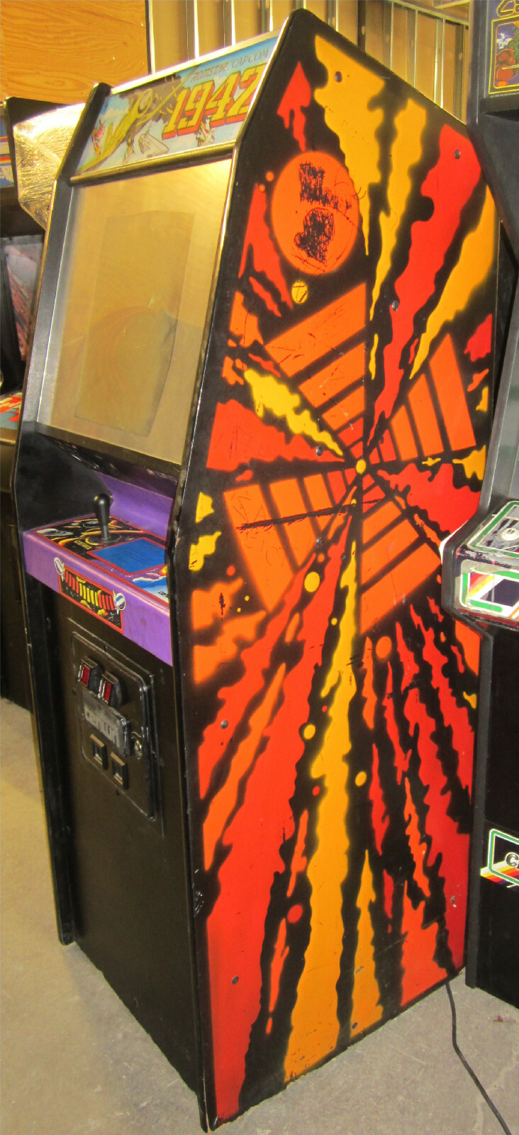 1942 ARCADE MACHINE by CAPCOM 1984 (Excellent Condition) *RARE*