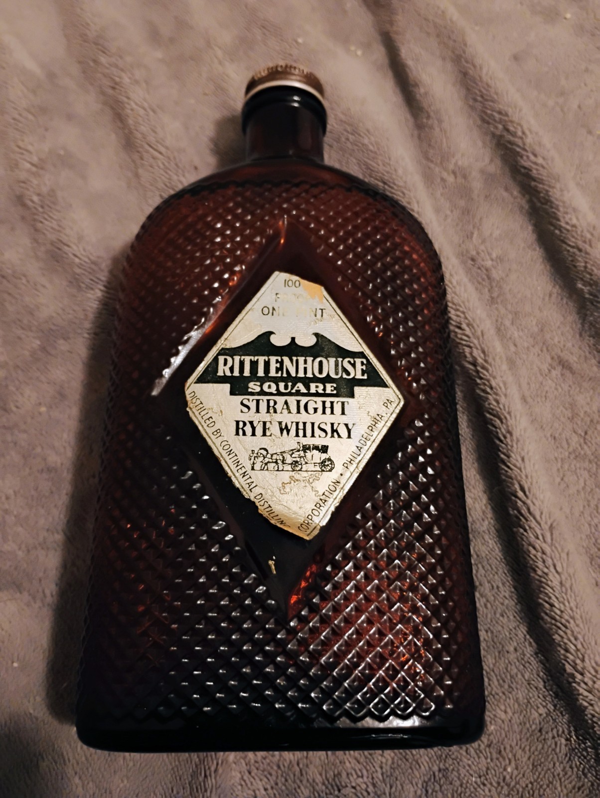VINTAGE RITTENHOUSE SQUARE WHISKY PINT BOTTLE AMBER HOBNAIL HAZEL ATLAS 1930-50s