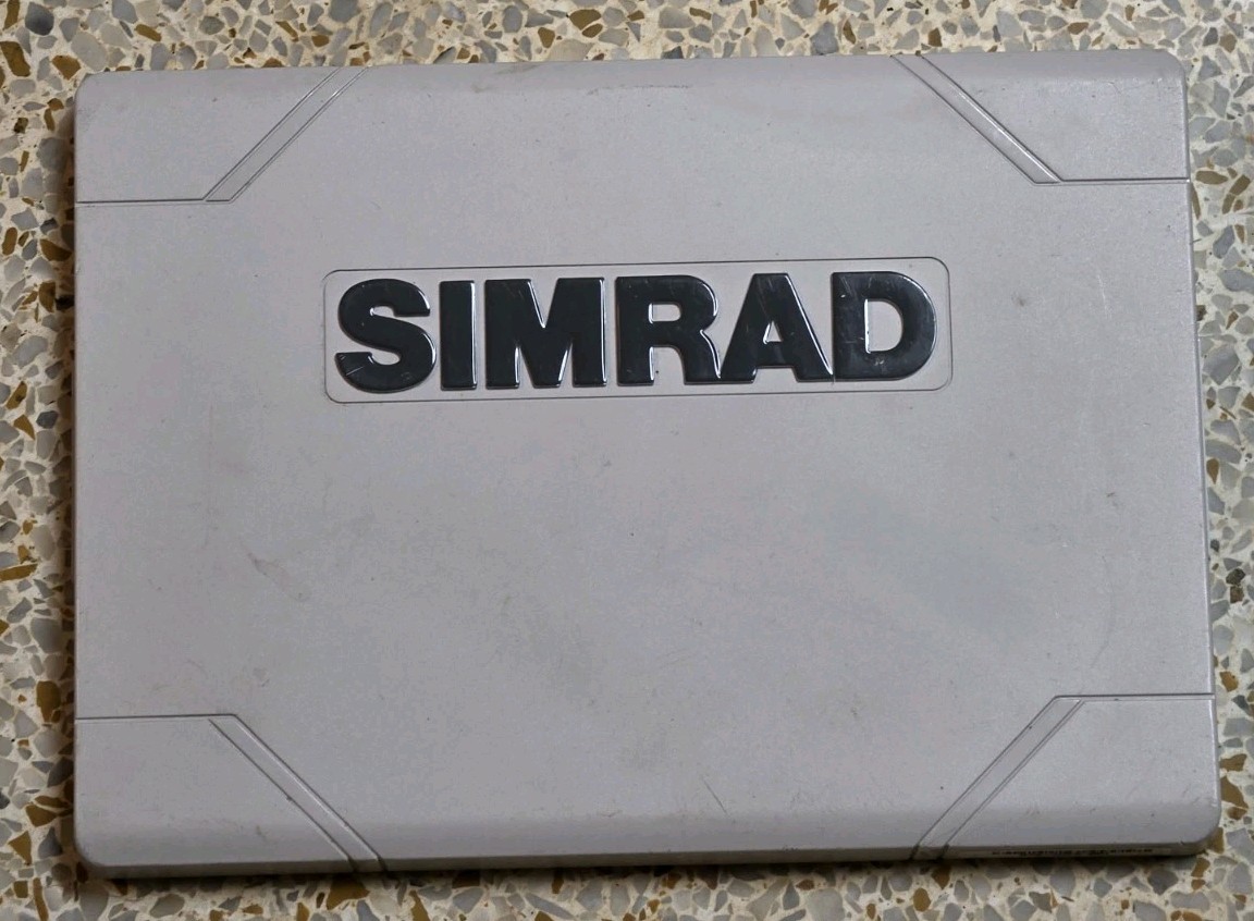 Simrad GO7 XSR SUNCOVER