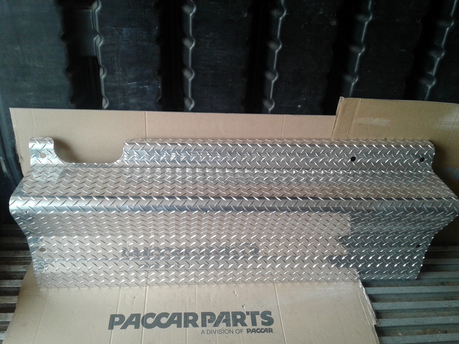 Peterbilt Diamond Plate Side Fairing Guard N22-1112