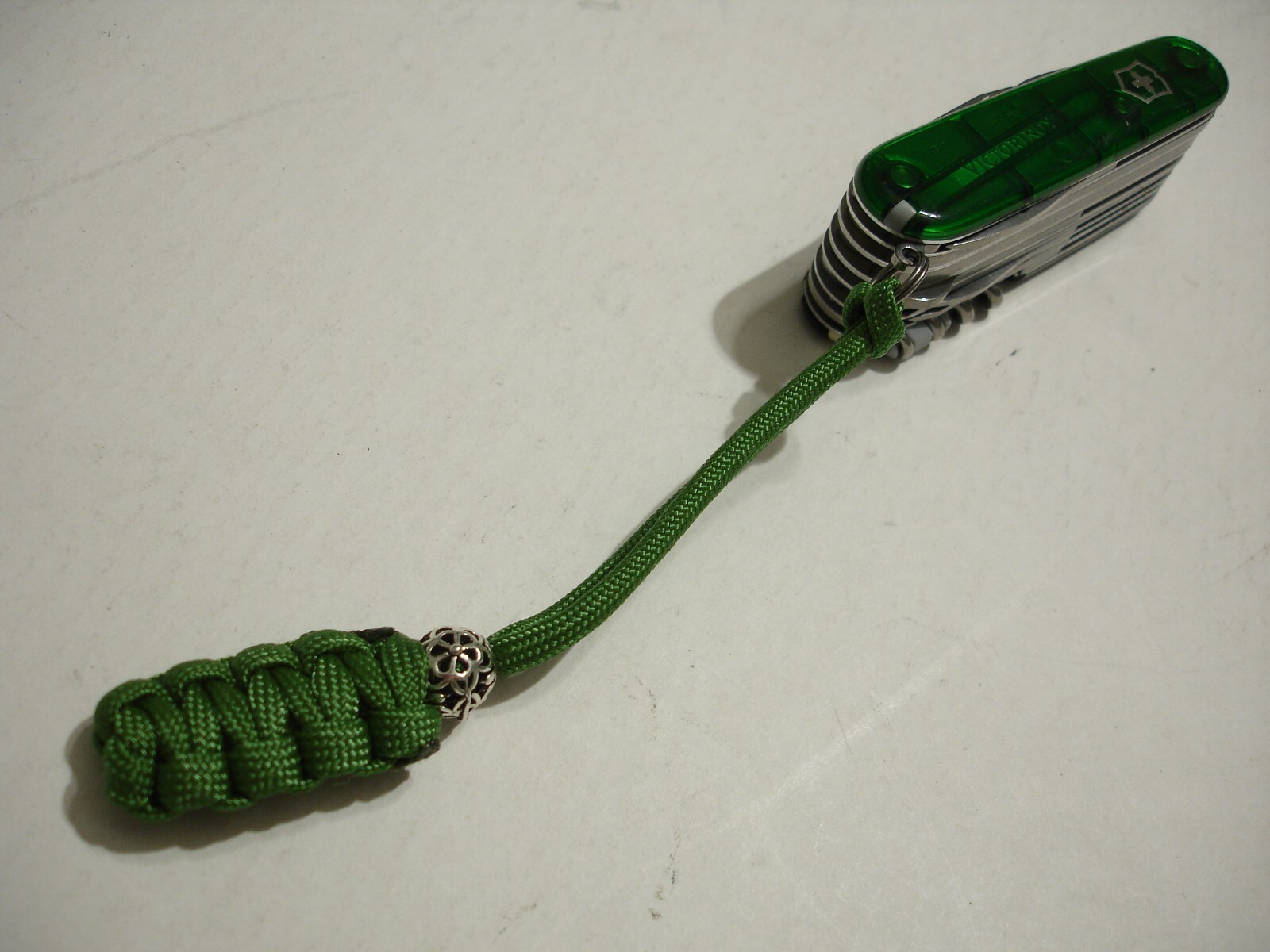 GREEN 550 PARACORD SILVERTONE METAL BEAD KEY CHAIN / KNIFE LANYARD USA MADE NEW